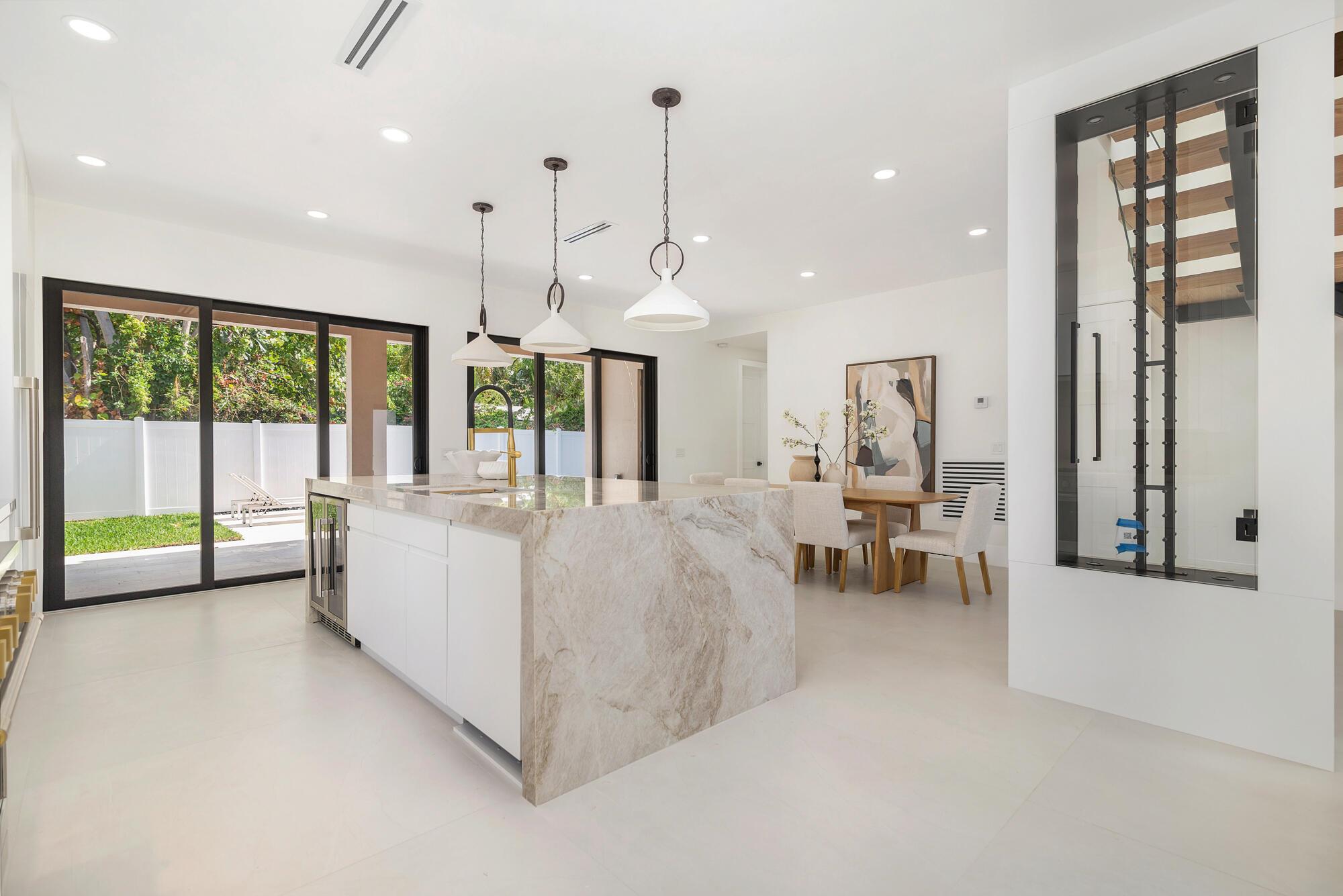 GALE LAKE WORTH PL NO 1 R - Residential