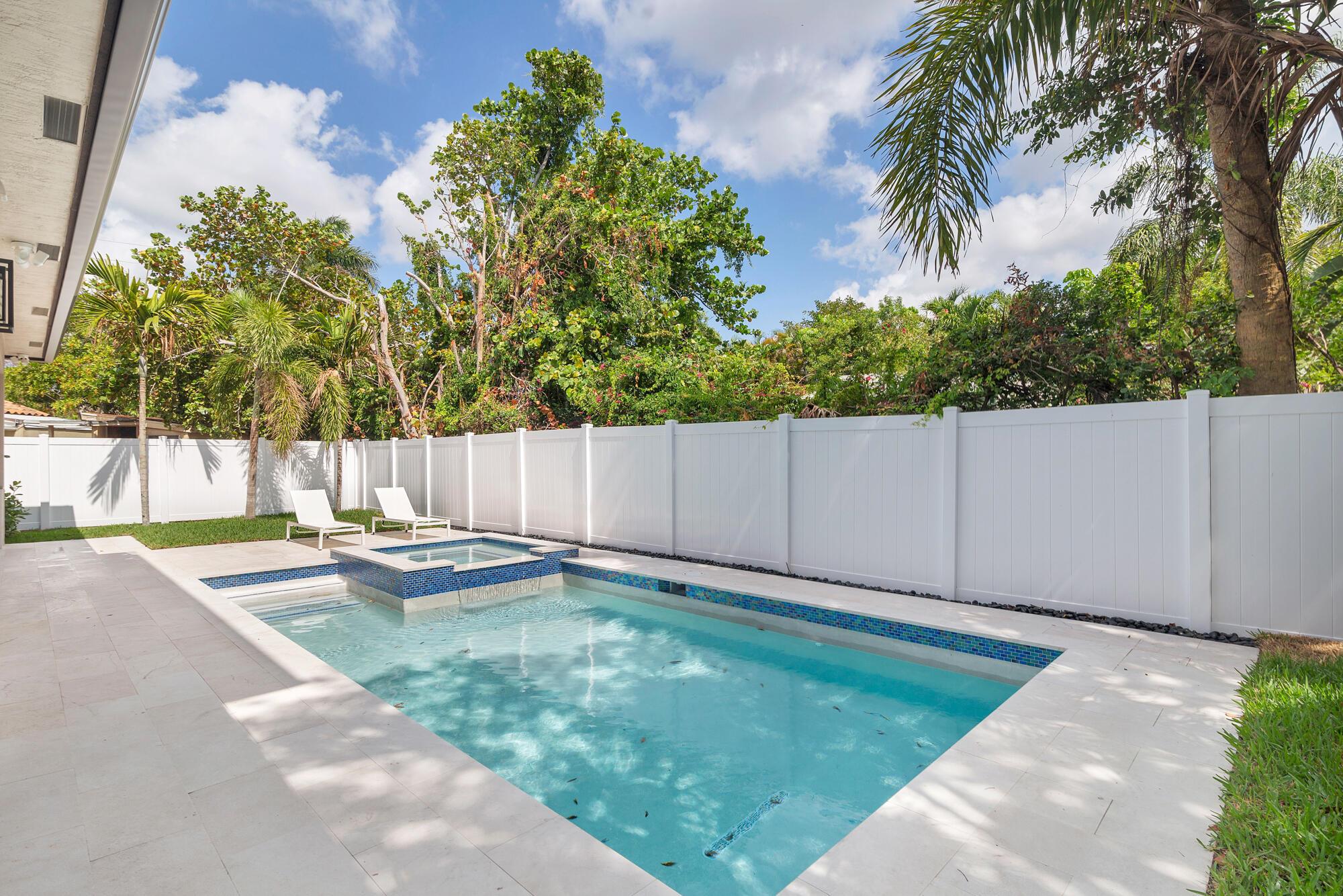 GALE LAKE WORTH PL NO 1 R - Residential