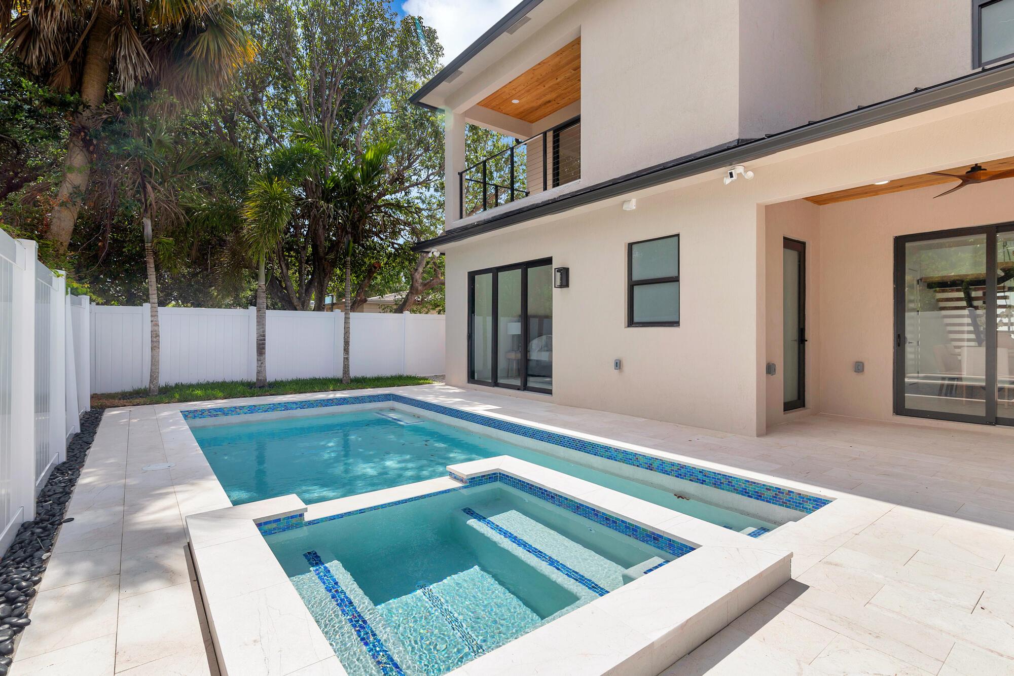 GALE LAKE WORTH PL NO 1 R - Residential