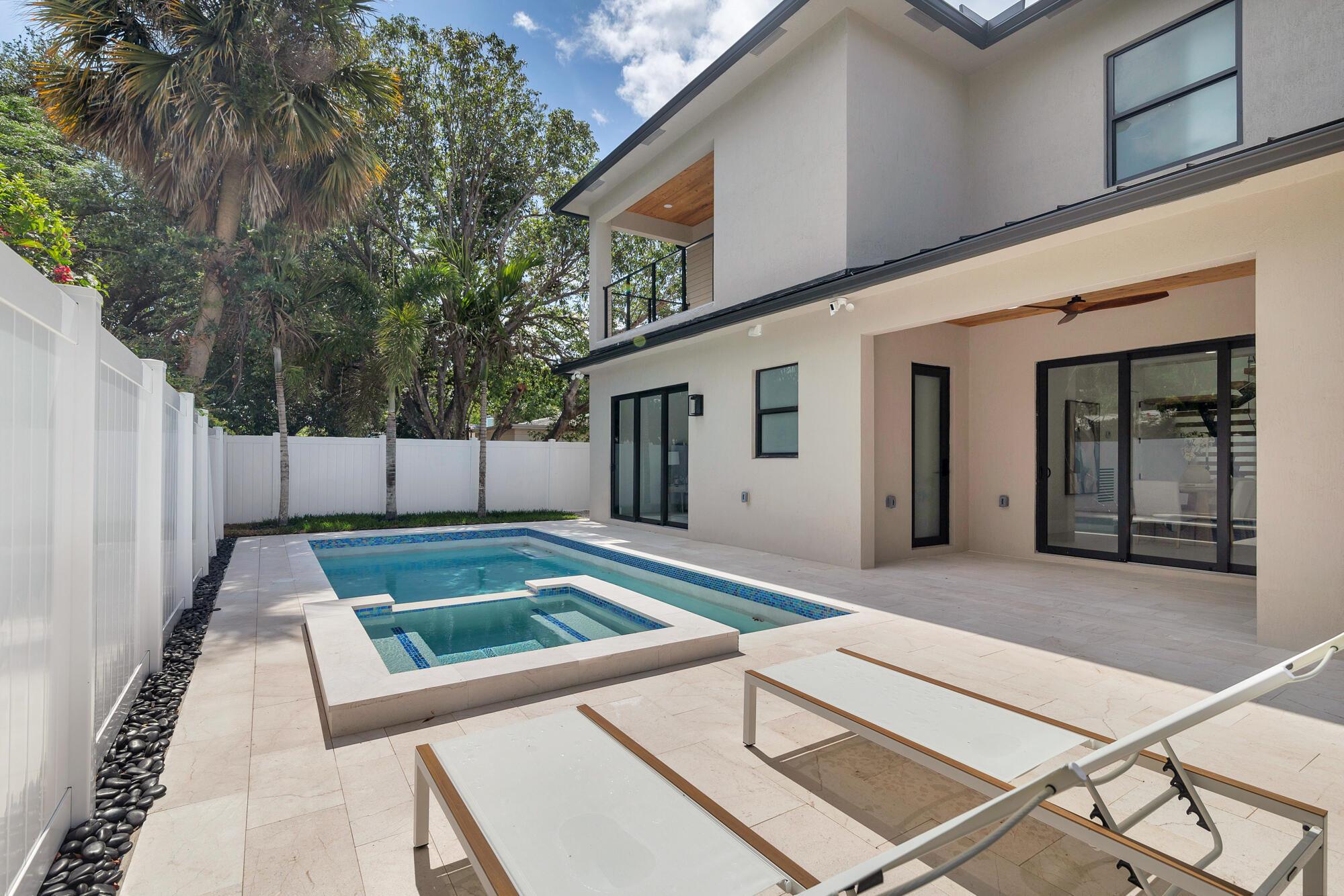 GALE LAKE WORTH PL NO 1 R - Residential