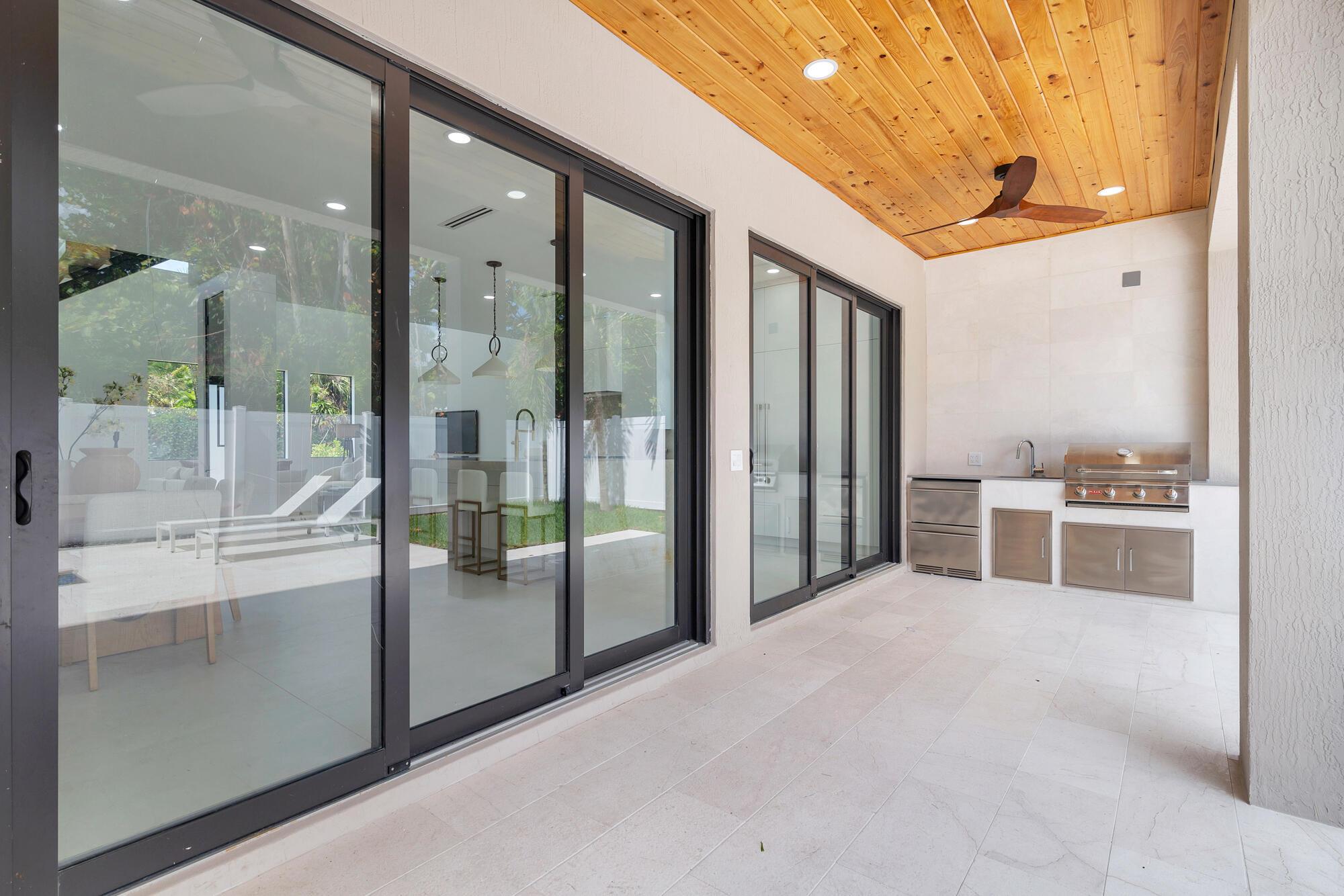 GALE LAKE WORTH PL NO 1 R - Residential