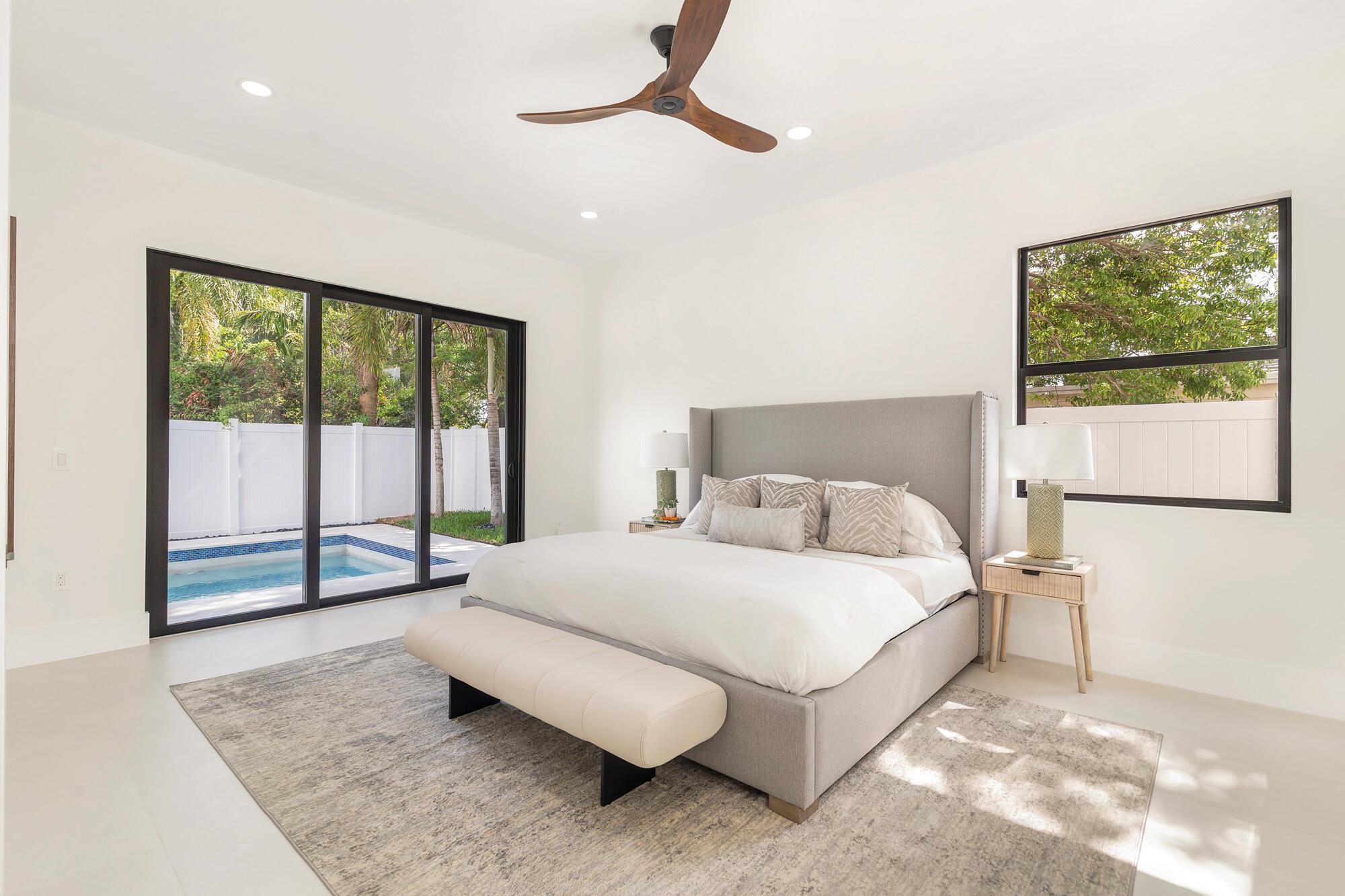 GALE LAKE WORTH PL NO 1 R - Residential