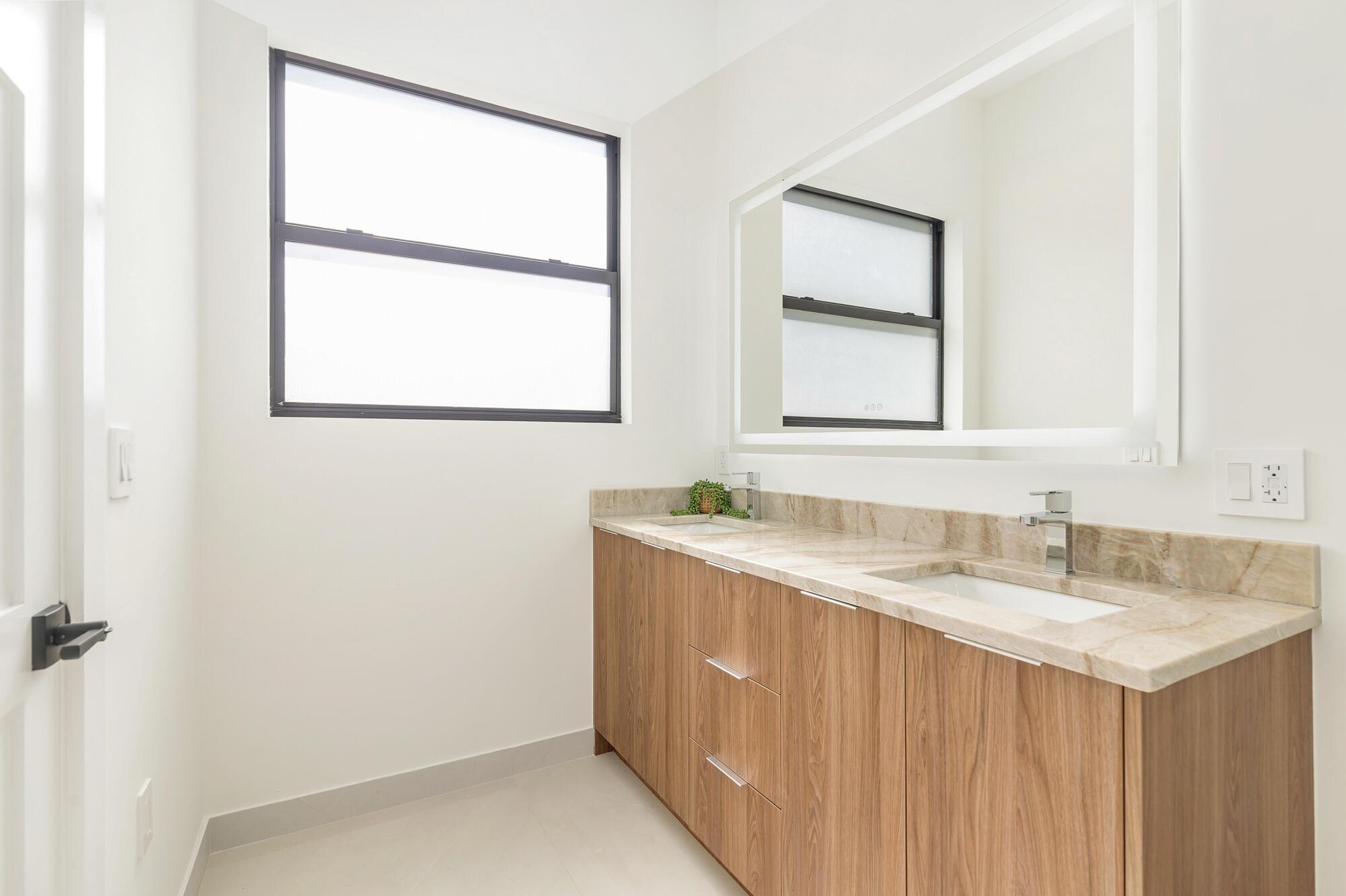 GALE LAKE WORTH PL NO 1 R - Residential