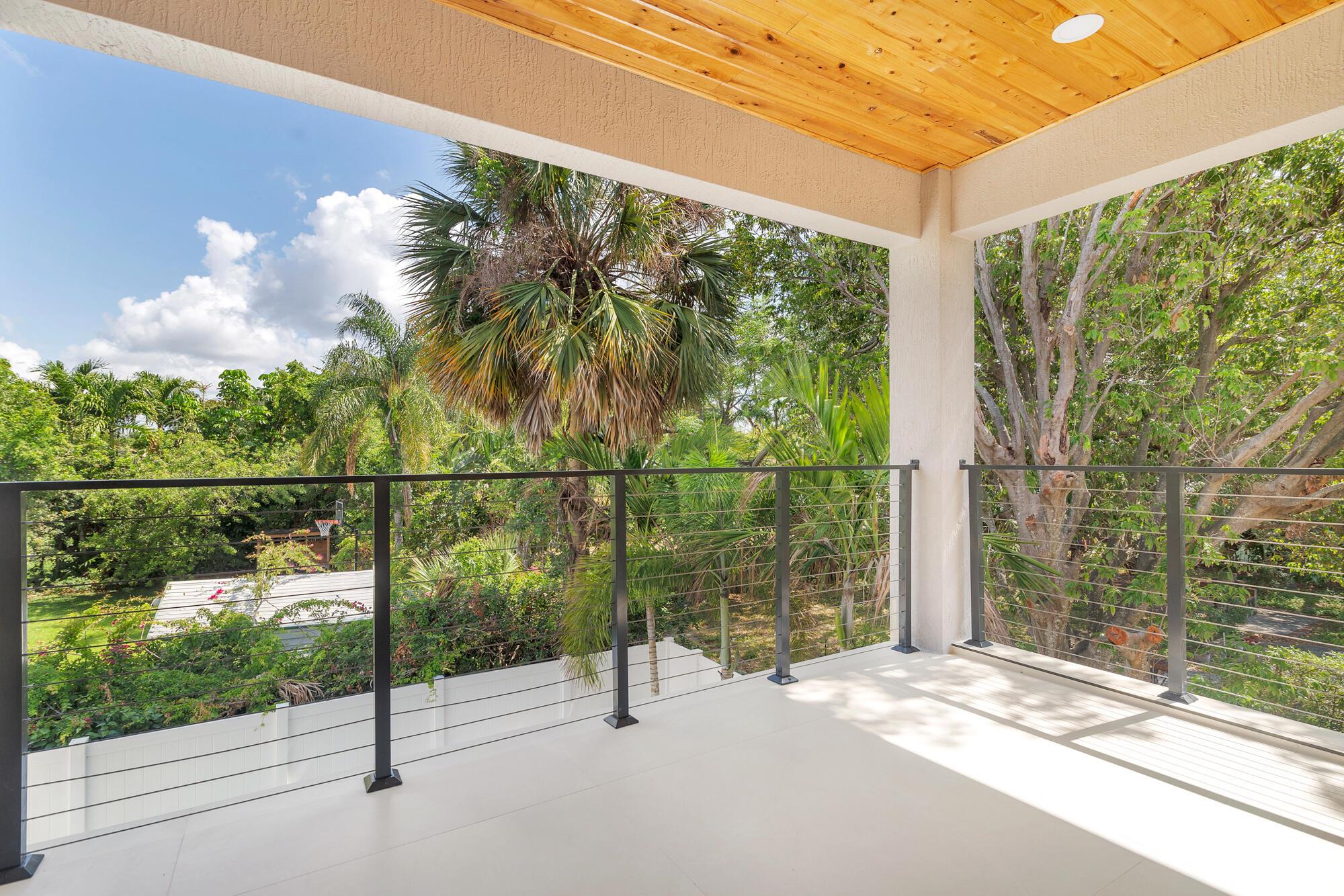 GALE LAKE WORTH PL NO 1 R - Residential