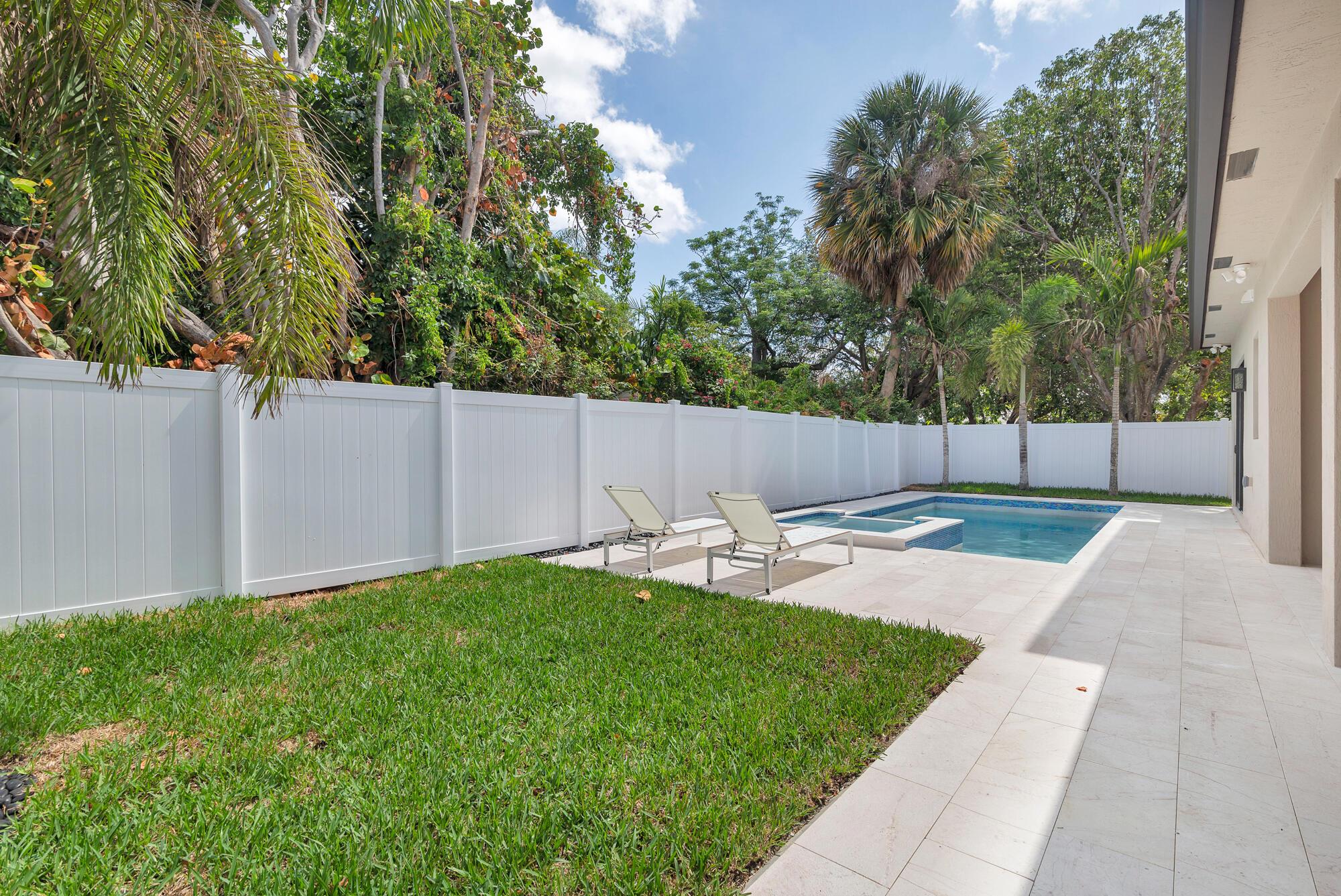 GALE LAKE WORTH PL NO 1 R - Residential