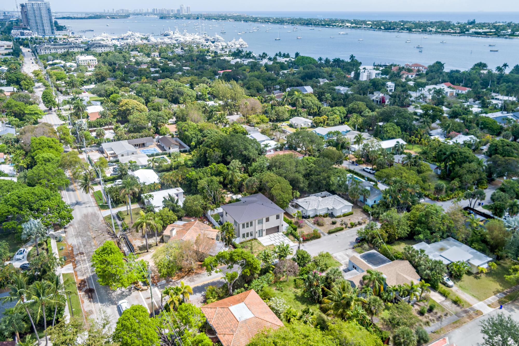 GALE LAKE WORTH PL NO 1 R - Residential