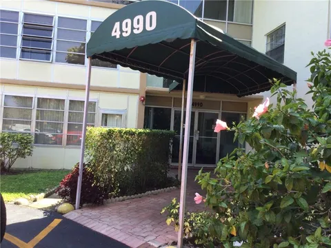 4990 E Sabal Palm Blvd Unit 215, Tamarac, FL MLS: F10374478