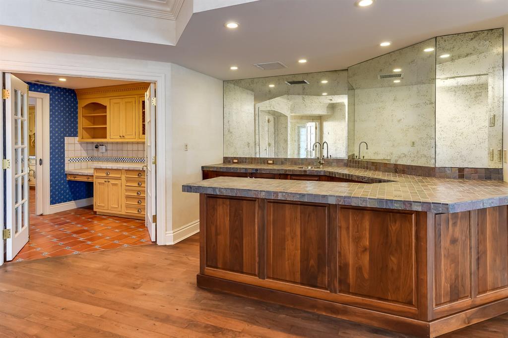 VILLAS INC - Residential