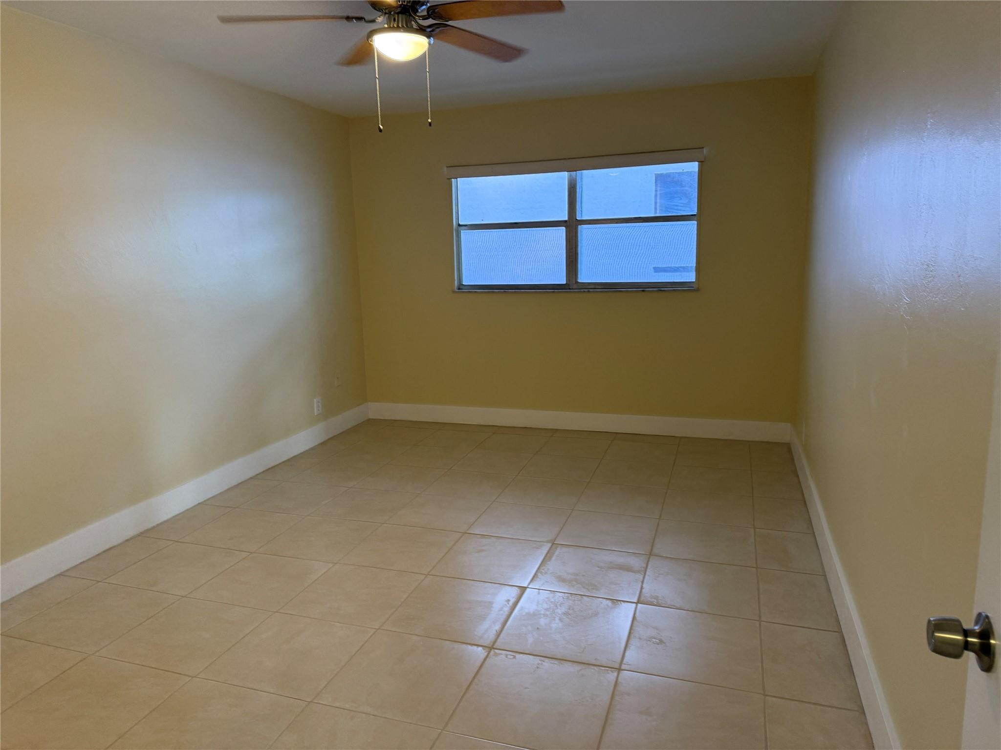 1450 N Riverside Drive 204