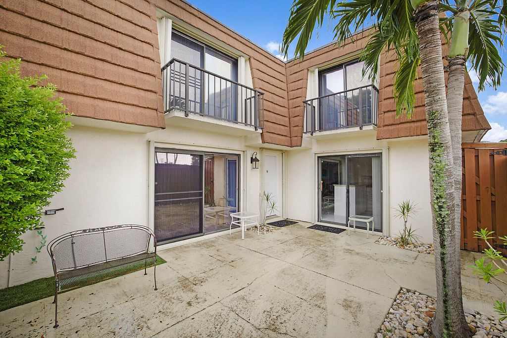 Photo of 3900 County Line Road #18d, Jupiter, FL 33469 (MLS # R11046334)