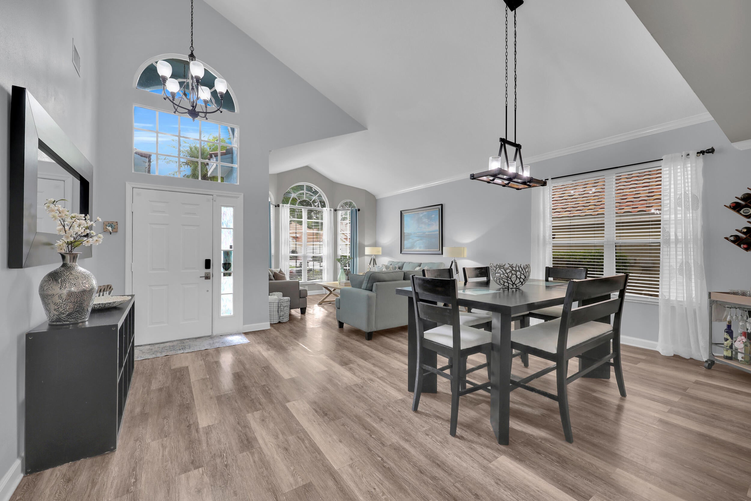 609 SW ROMORA BAY