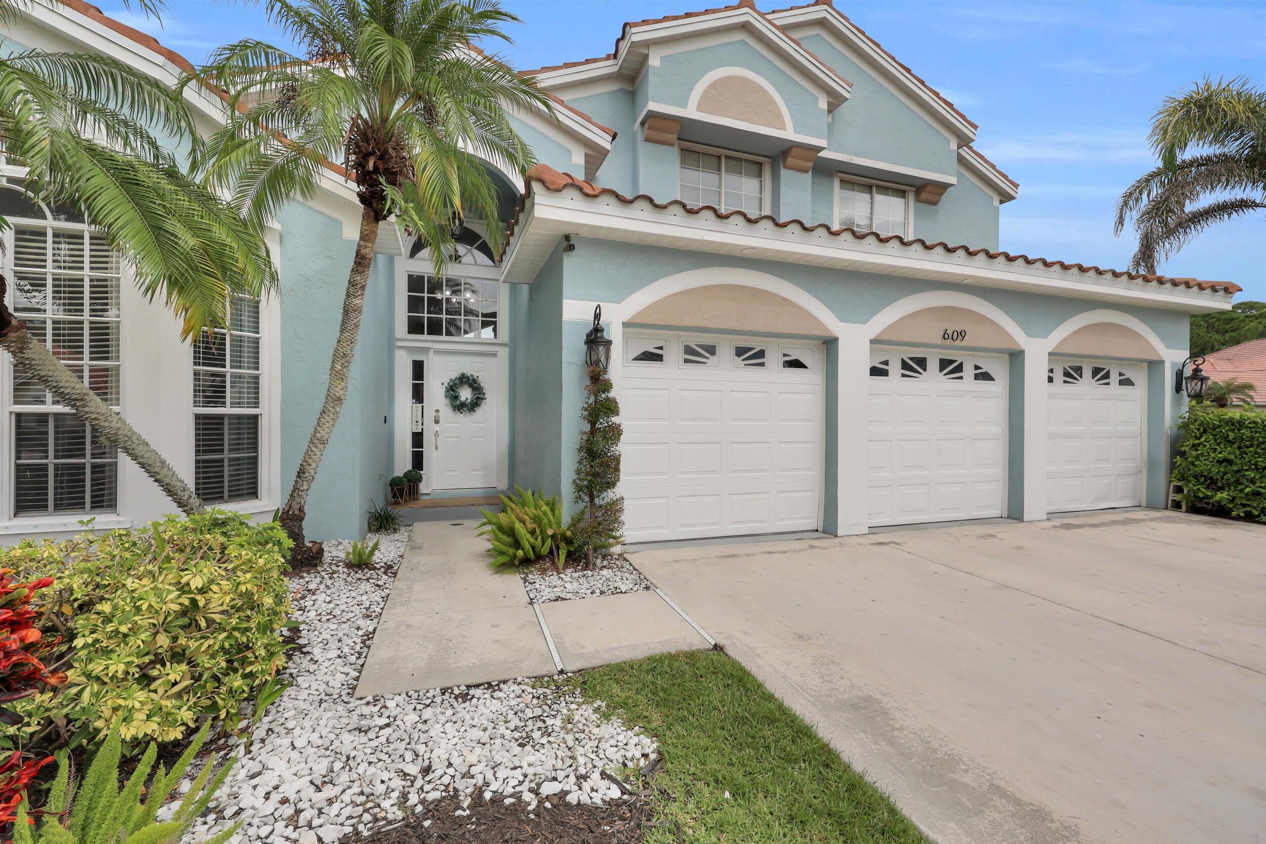 609 SW ROMORA BAY