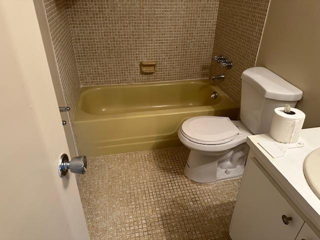 7605 NW 5th Place 106