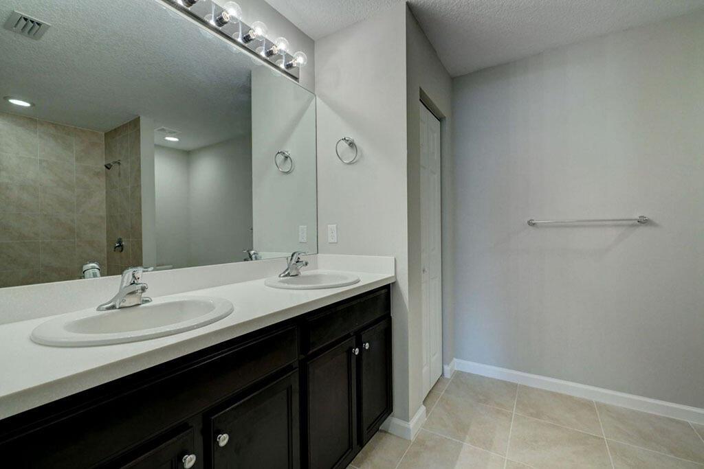 PORT ST LUCIE-SEC 19 - Residential Lease