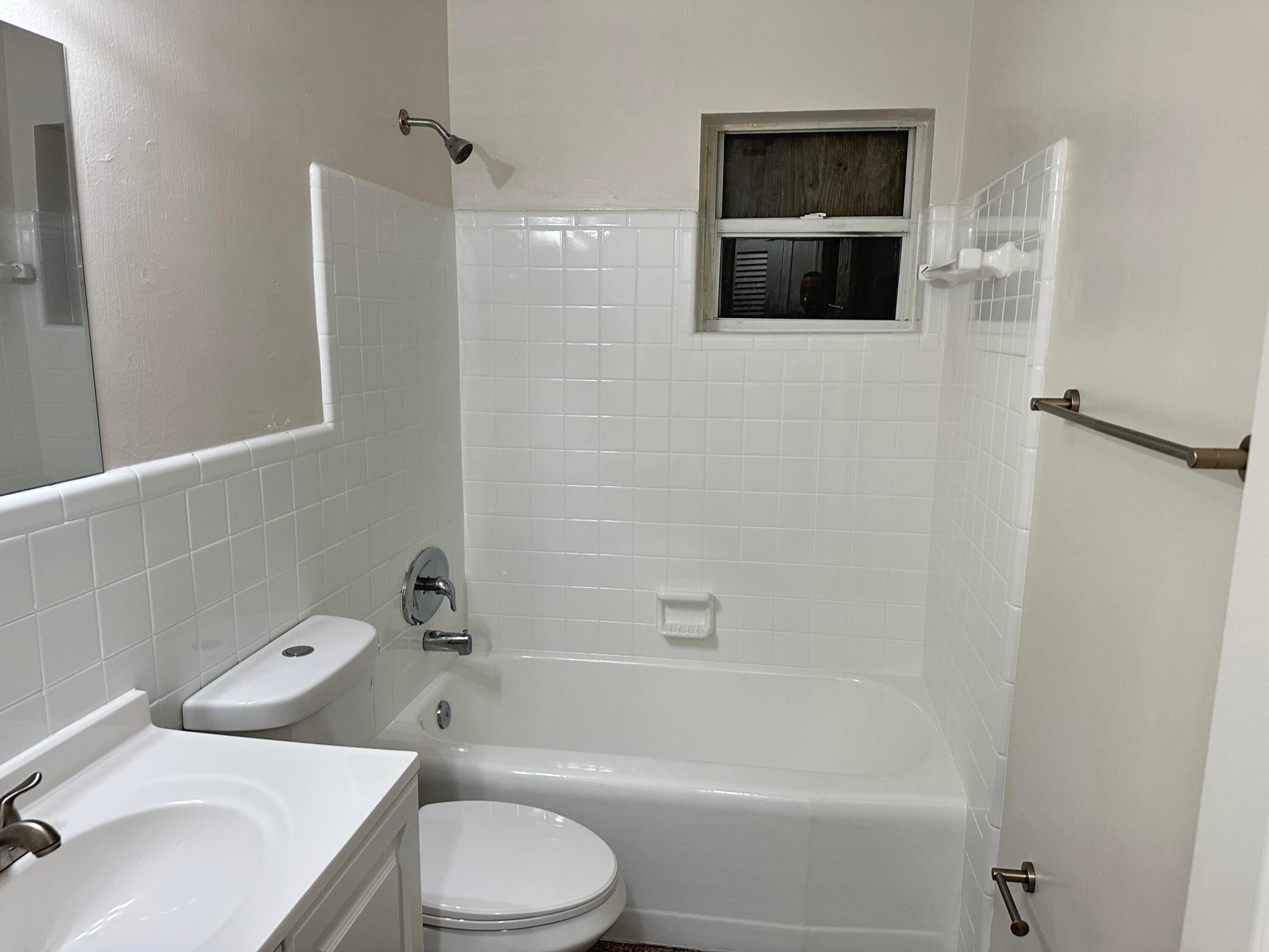 LAKEWOOD WEST - Residential Lease