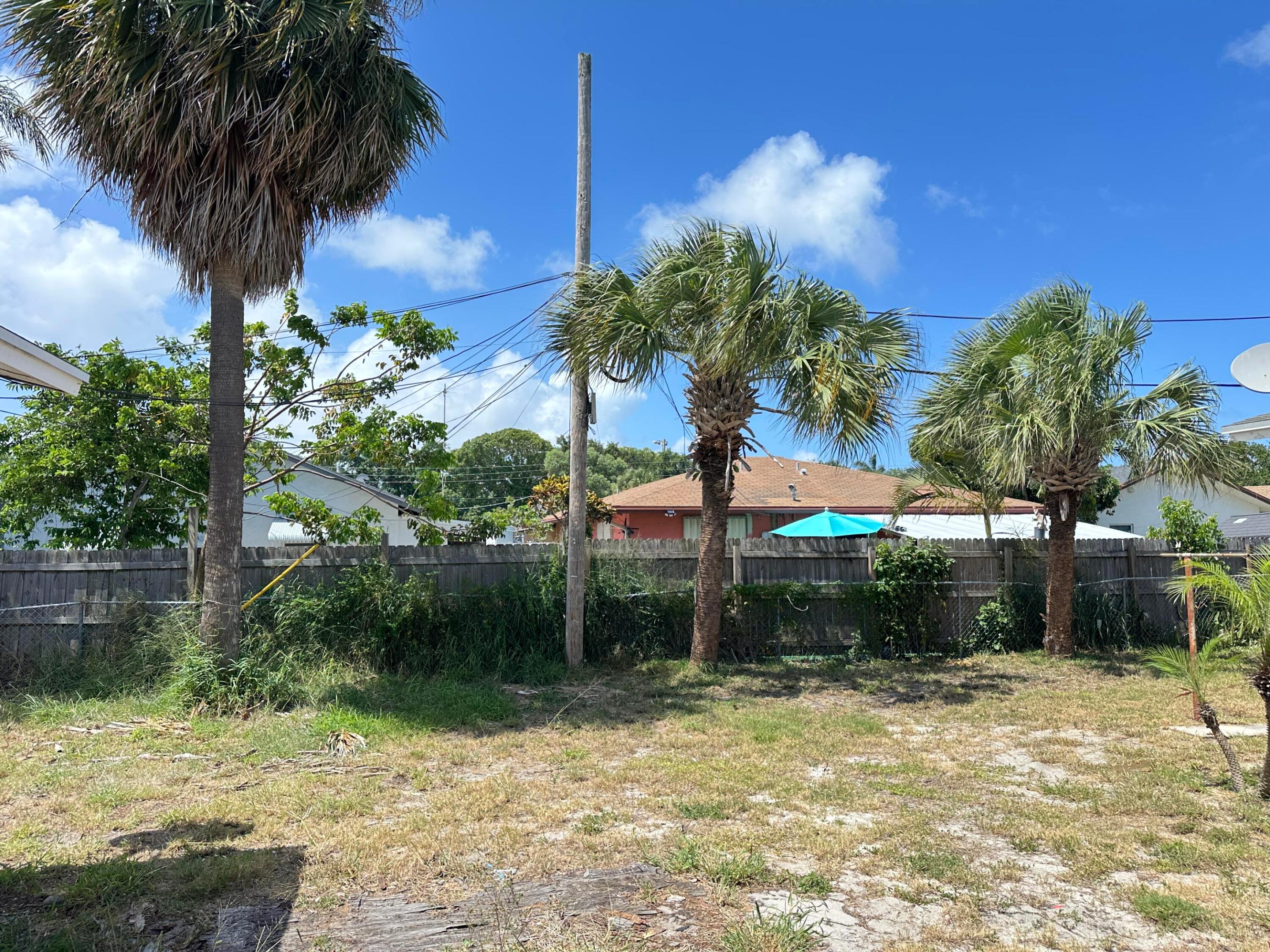 LAKEWOOD WEST - Residential Lease