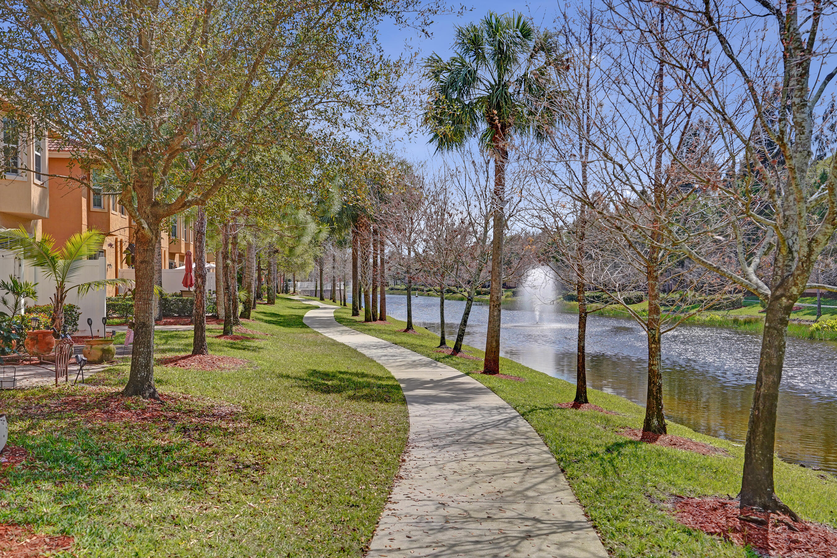 COLONY RESERVE AT LAKE WORTH - Residential