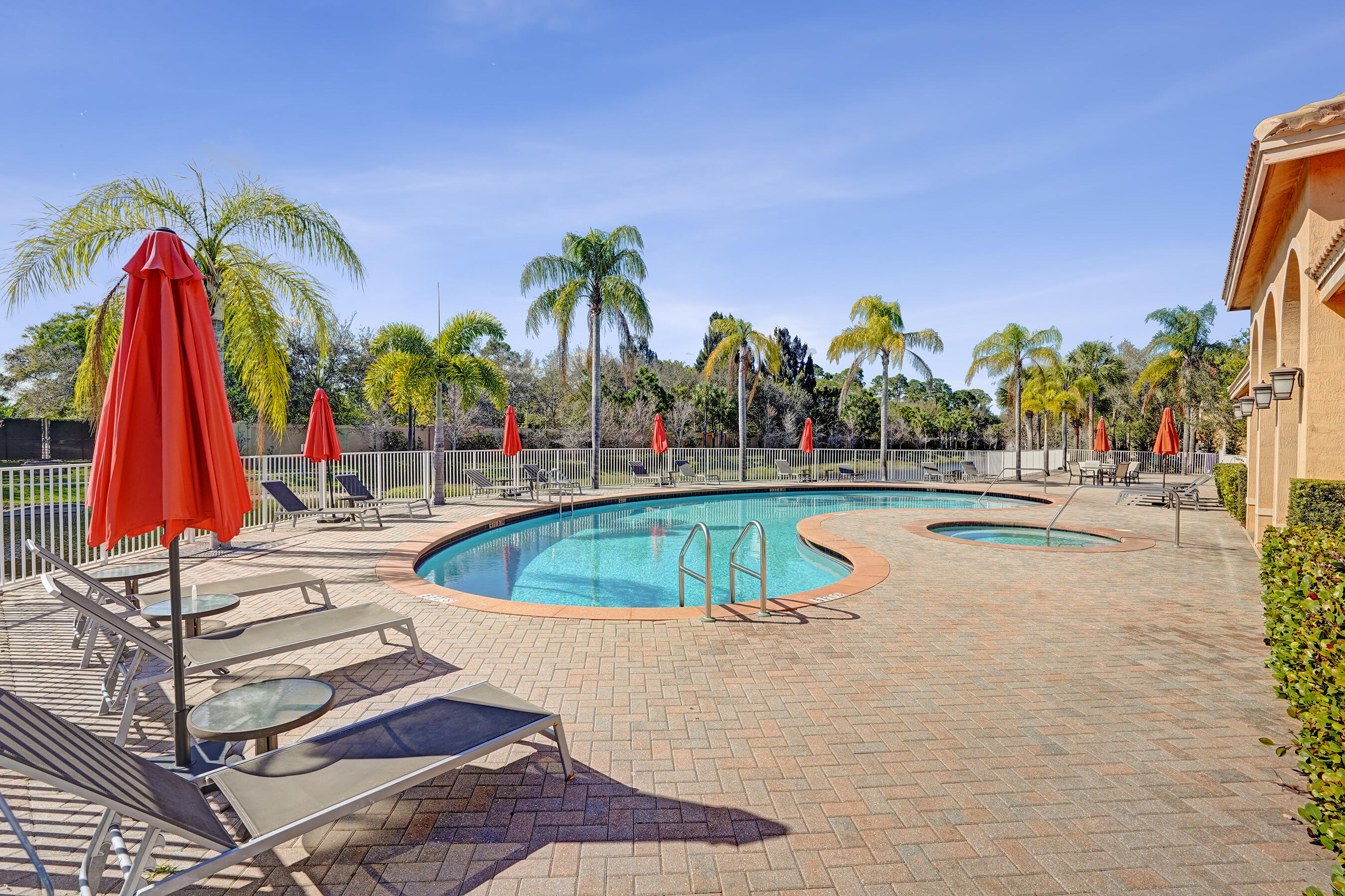 COLONY RESERVE AT LAKE WORTH - Residential