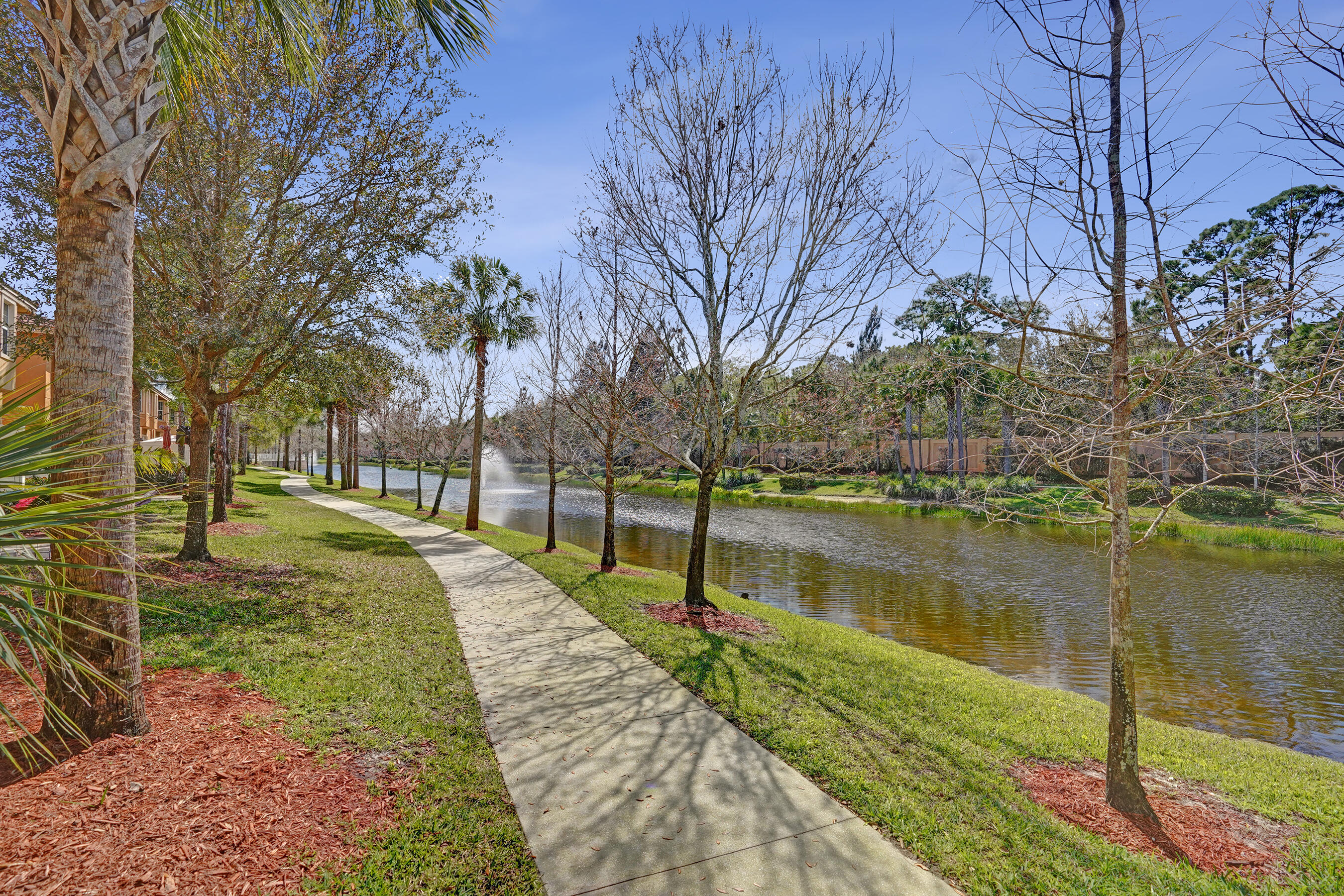 COLONY RESERVE AT LAKE WORTH - Residential