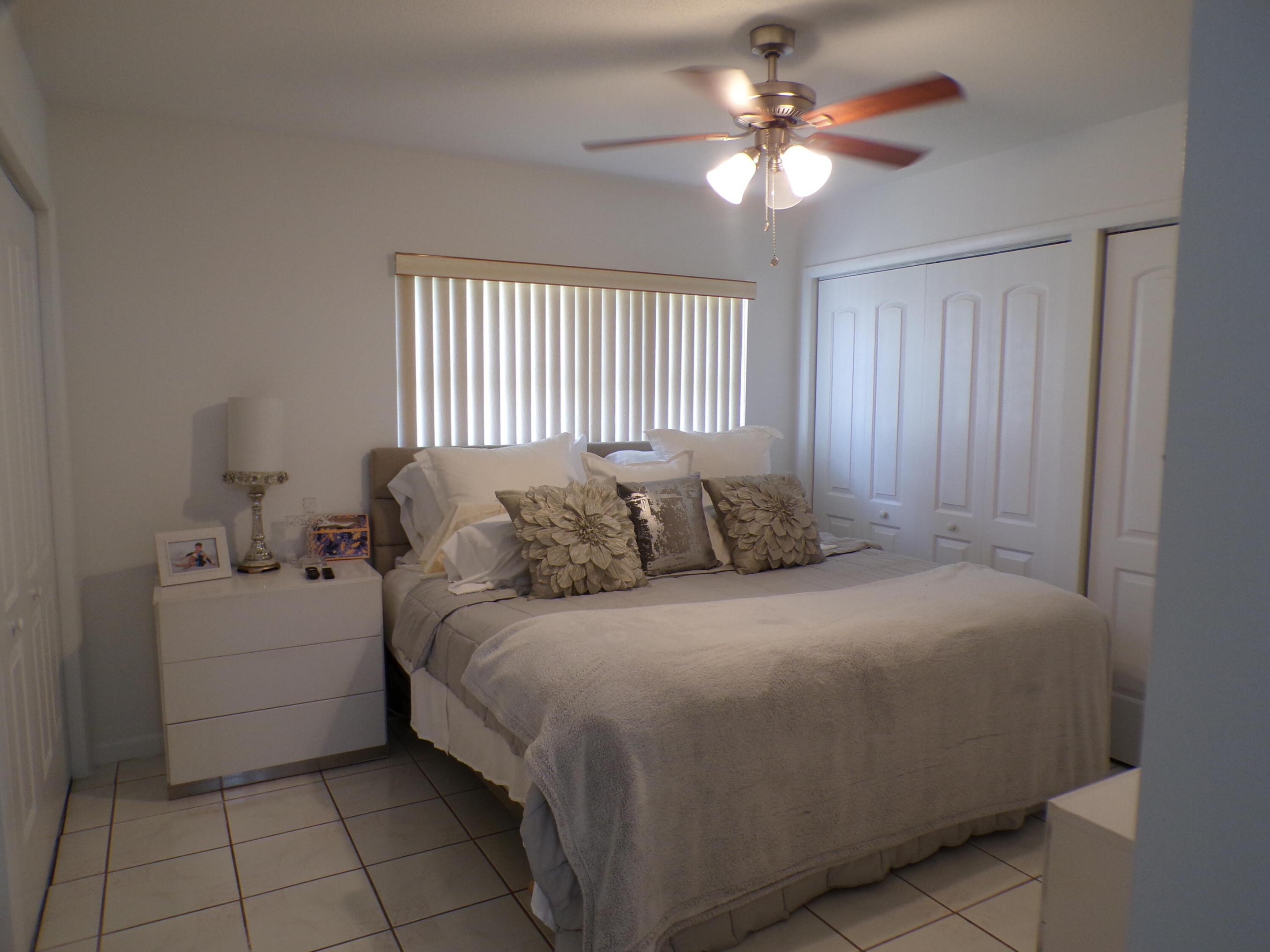 CRESTHAVEN VILLAS CONDO 19 - Residential