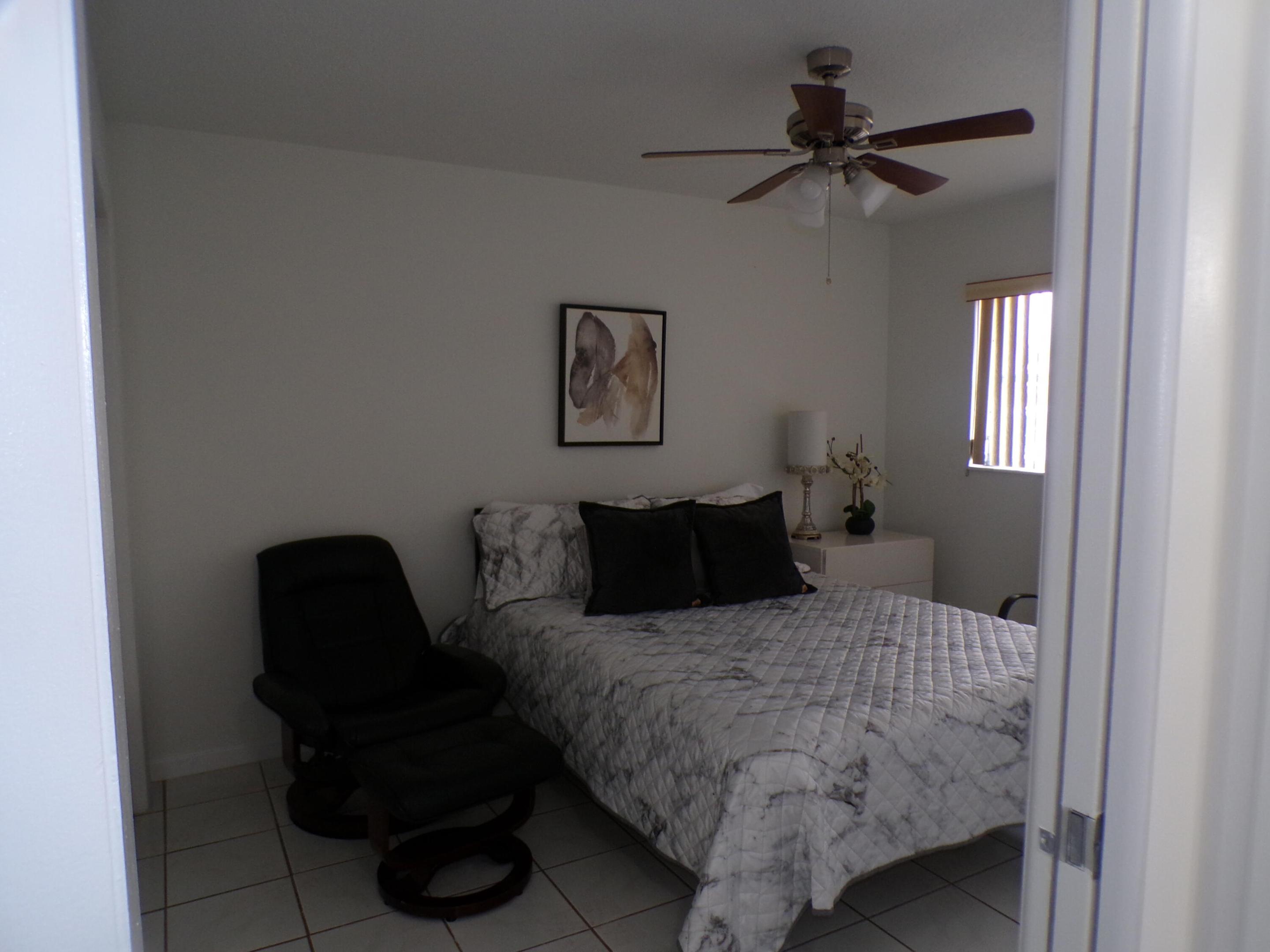 CRESTHAVEN VILLAS CONDO 19 - Residential