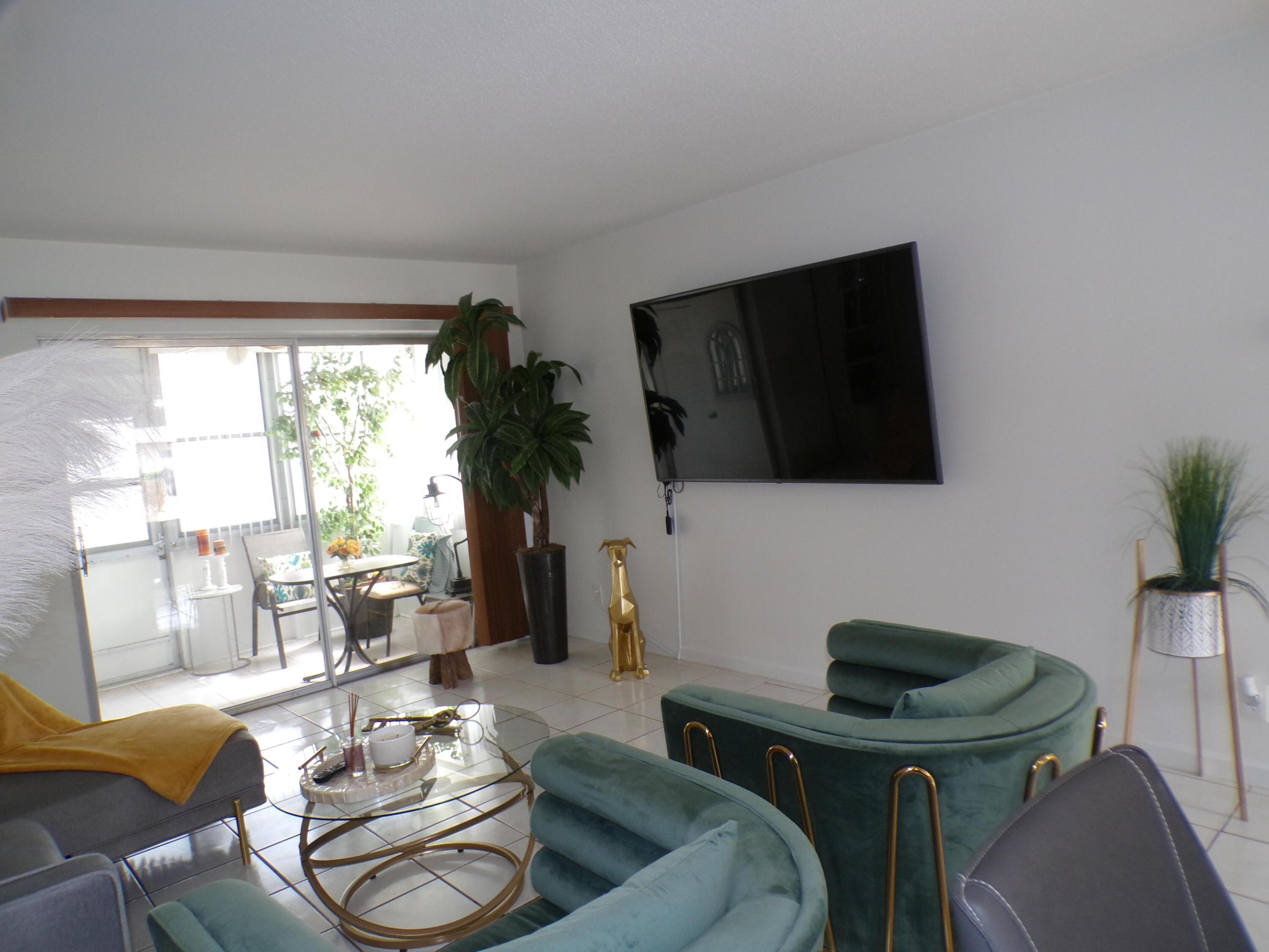 2965 Crosley Drive W B