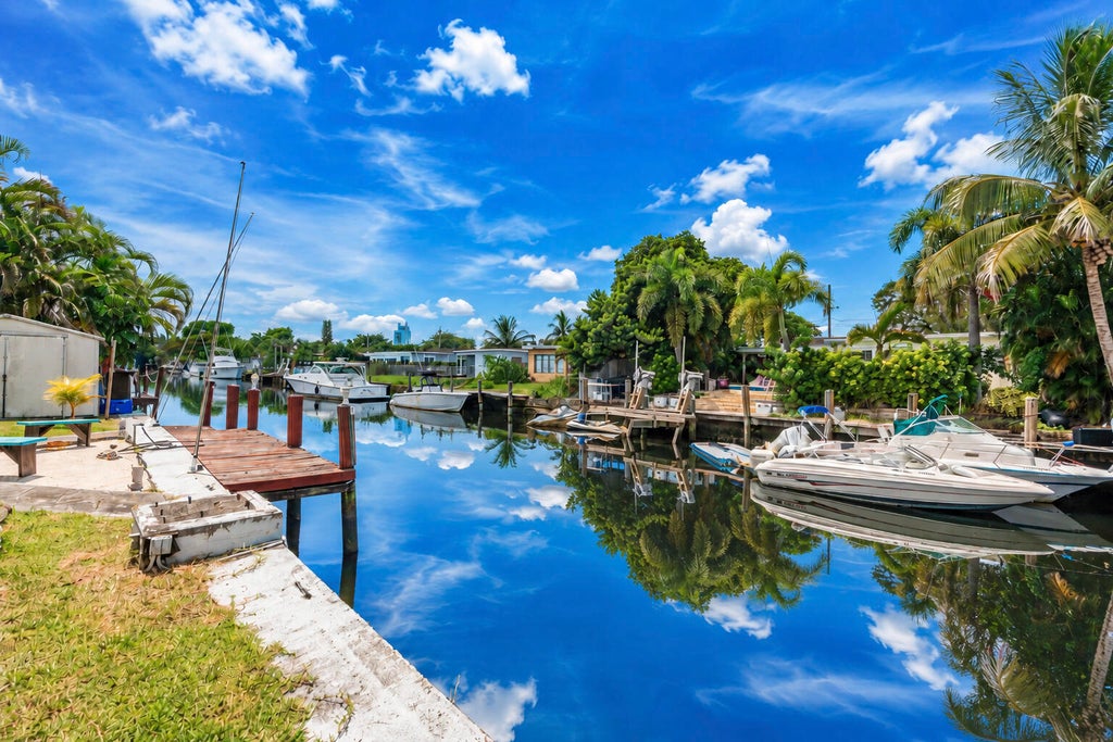 Photo of 4521 SW 42ND Terrace, Dania Beach, FL 33314 (MLS # B26070441)