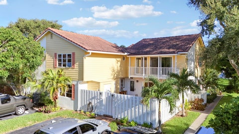 Photo of 232 Seabreeze Circle, Jupiter, FL 33477 (MLS # B26076905)