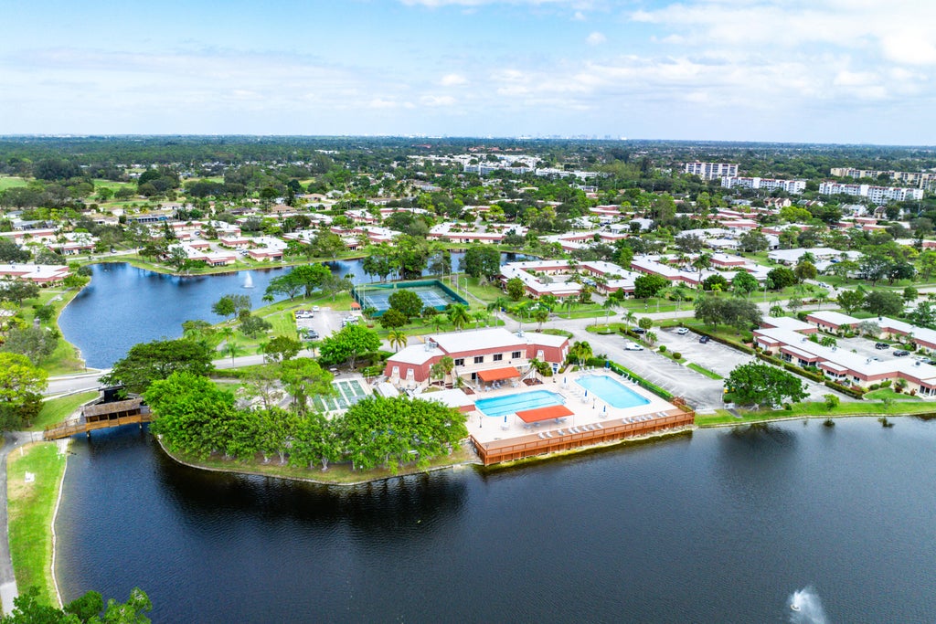 Photo of 630 MARLBORO Oval #B, Lake Worth, FL 33467 (MLS # B26081510)
