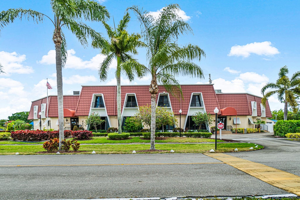 Photo of 630 MARLBORO Oval #B, Lake Worth, FL 33467 (MLS # B26081510)