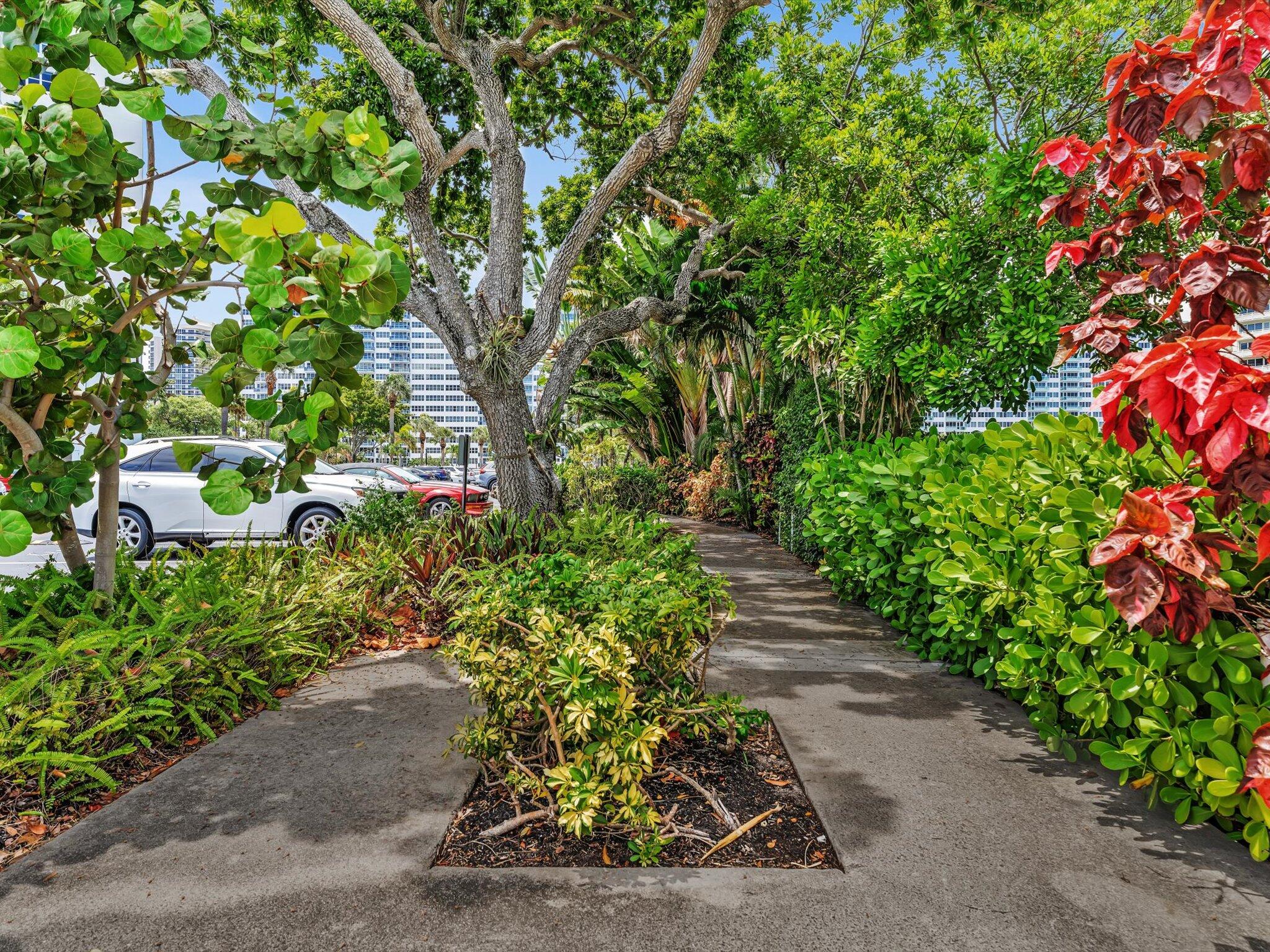 Coral Ridge Towers East - Residential