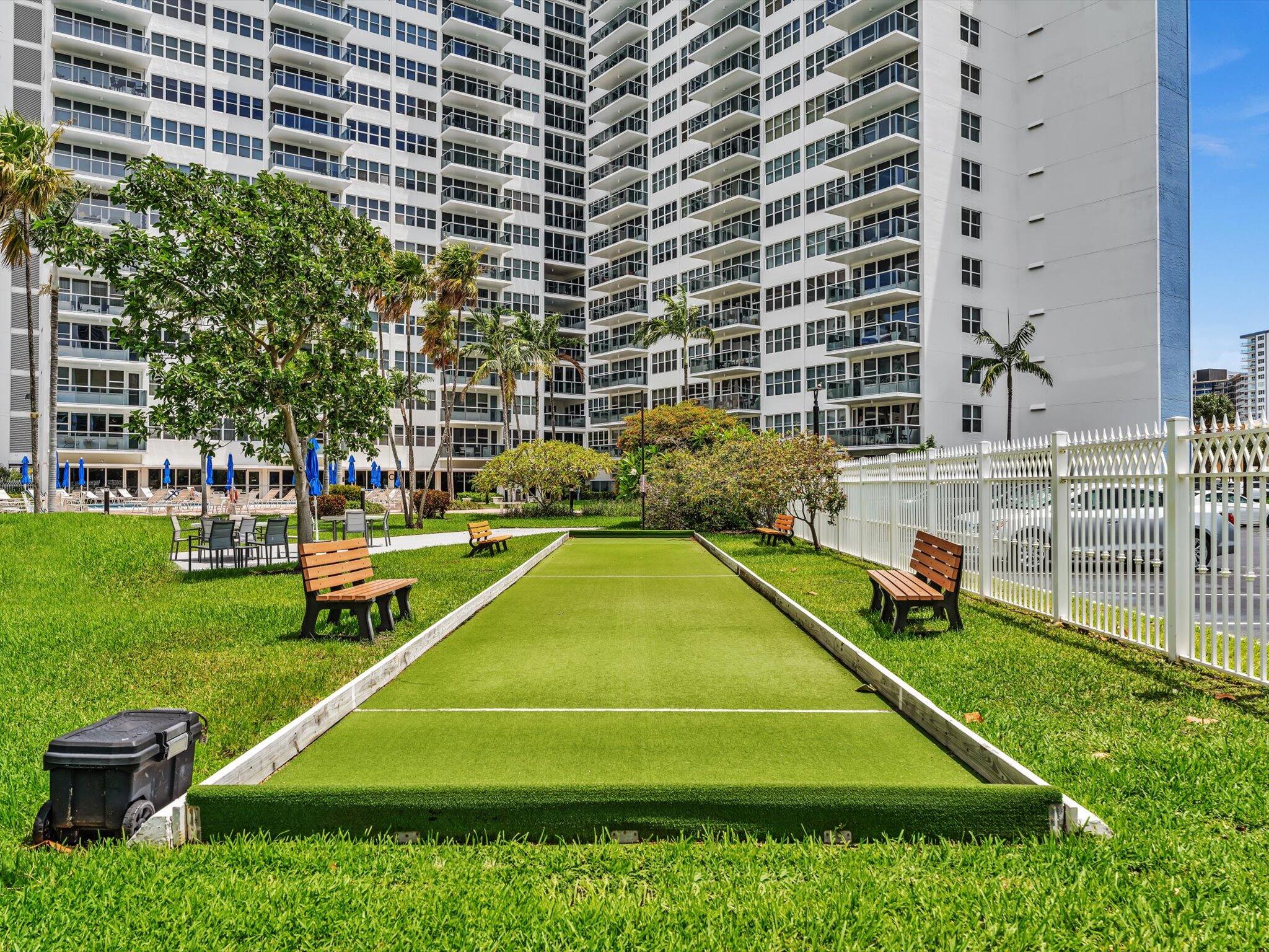 Coral Ridge Towers East - Residential