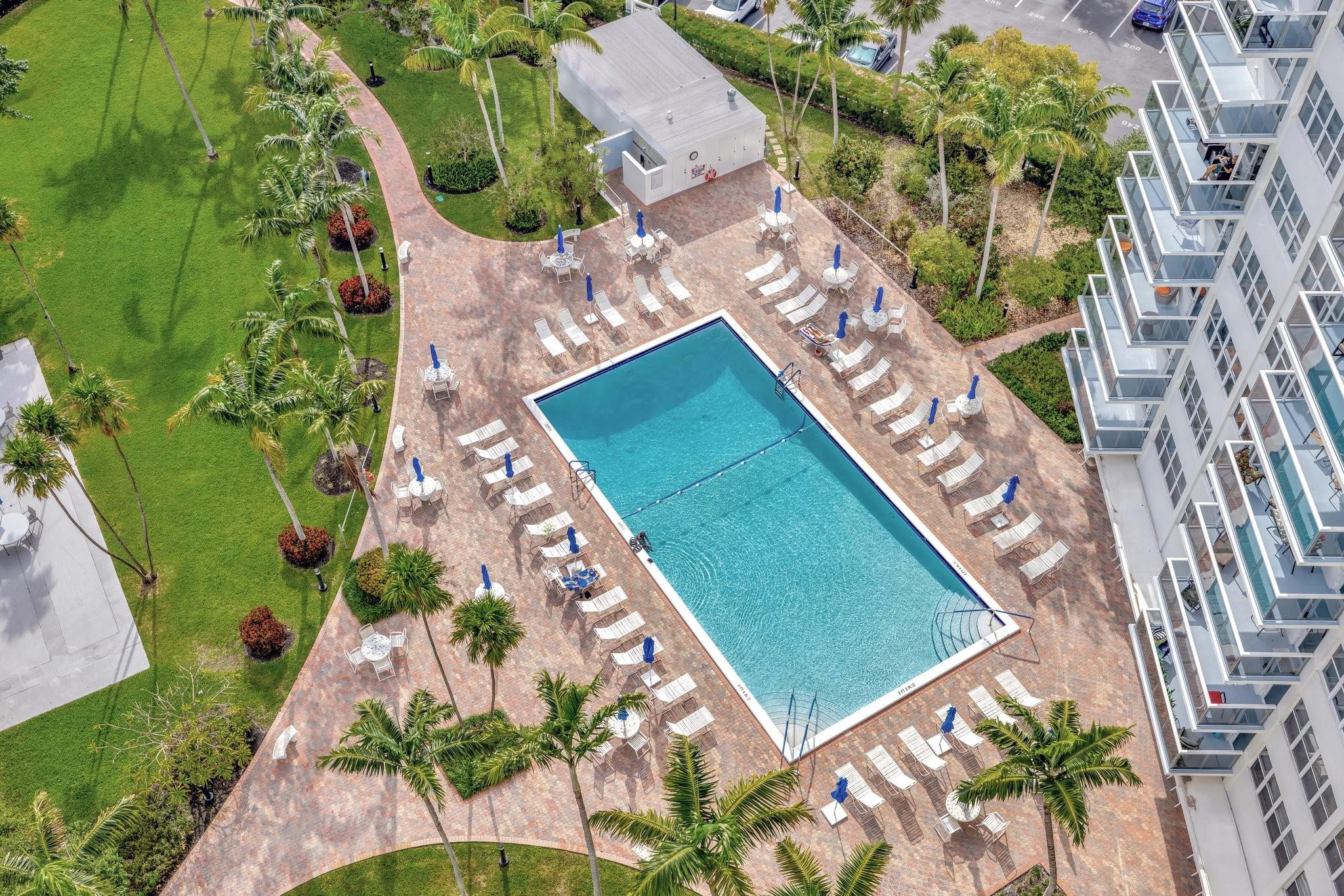 Coral Ridge Towers East - Residential