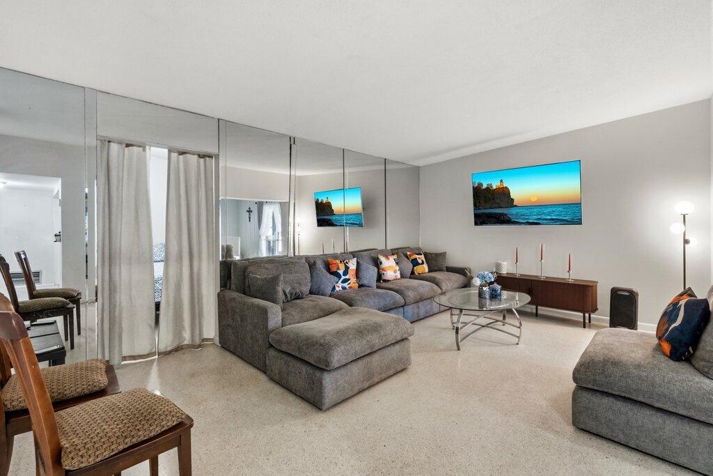 RIVER PARK UNIT 3 TRACT E - Residential