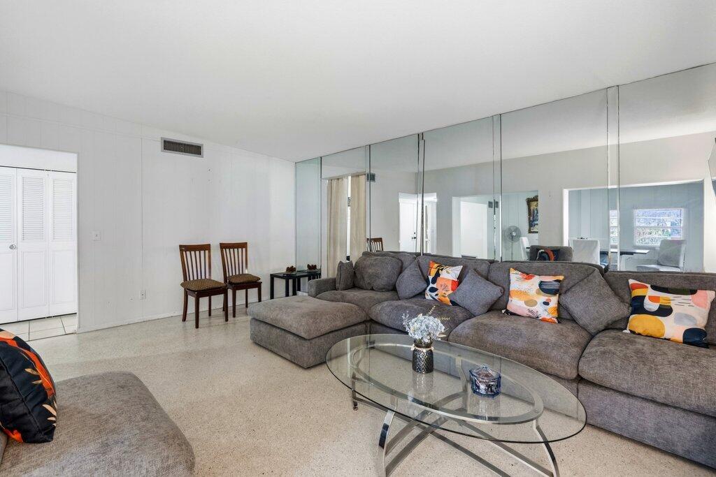 RIVER PARK UNIT 3 TRACT E - Residential