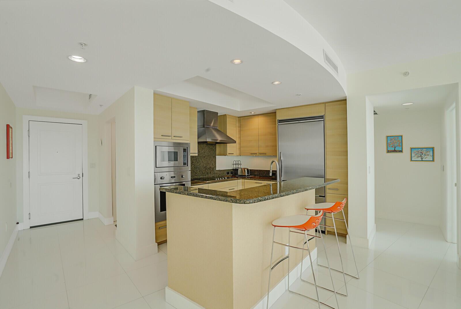 1 N Ocean Boulevard 913