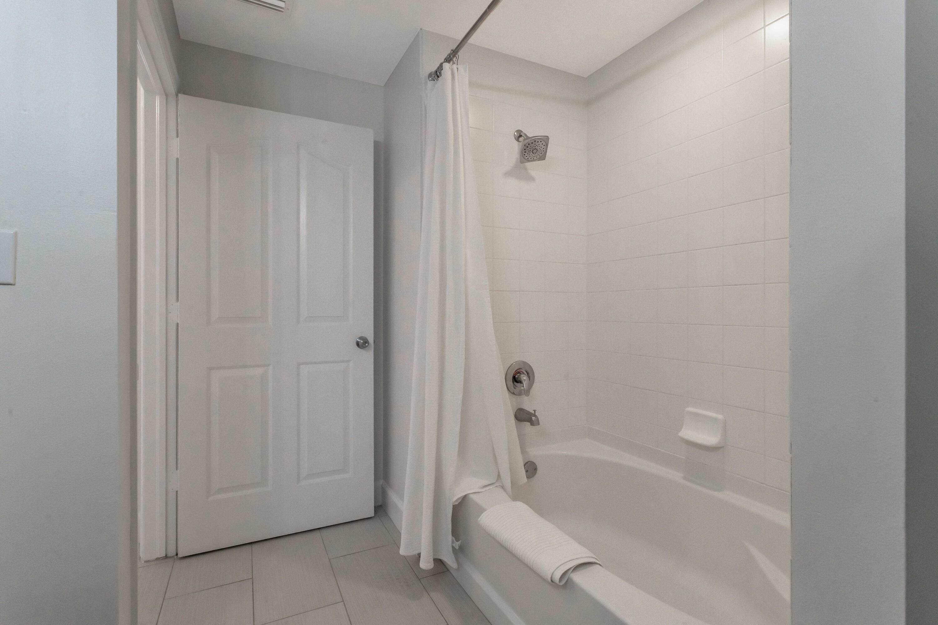 PINEAPPLE GROVE VILLAGE CONDO - Residential Lease