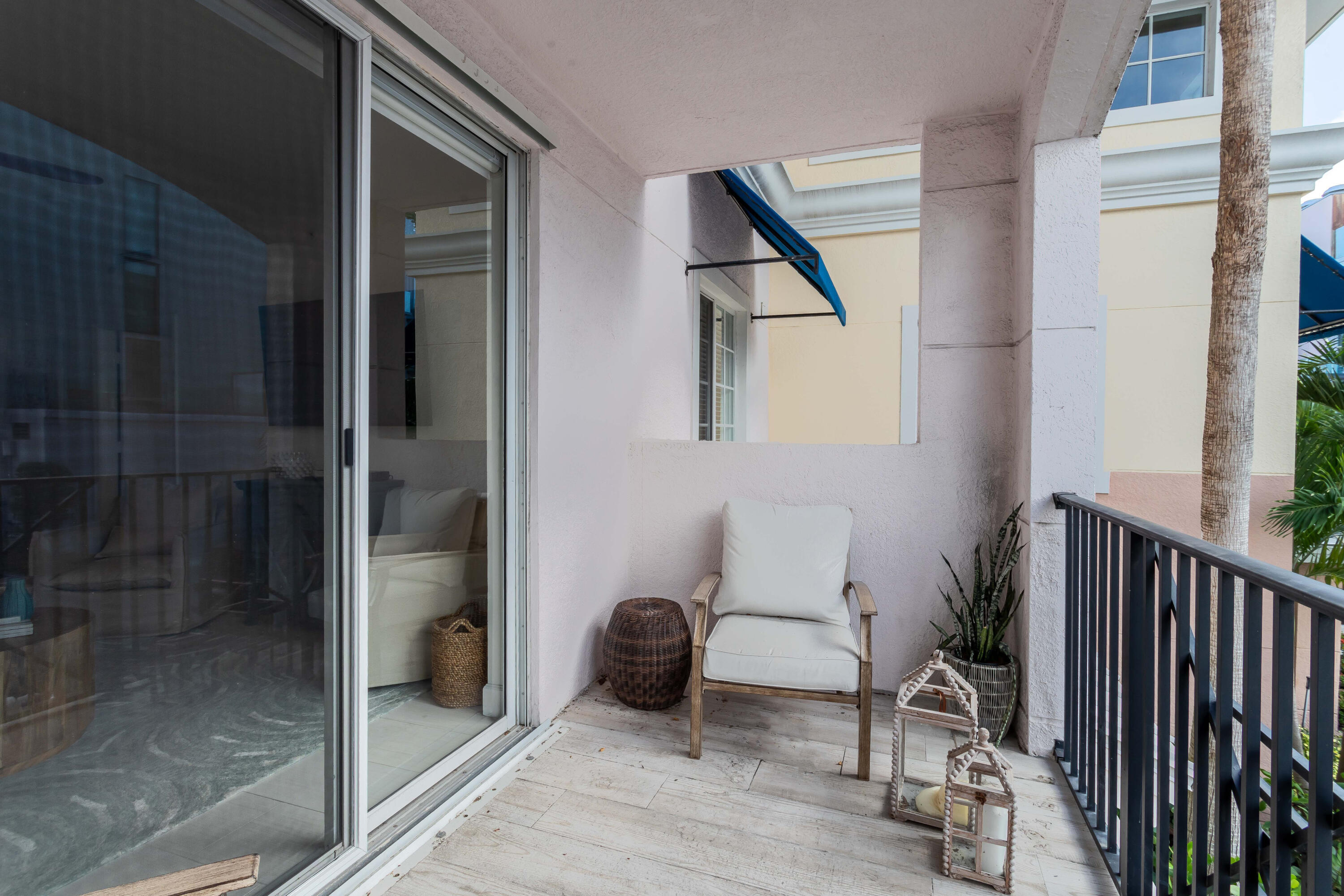 PINEAPPLE GROVE VILLAGE CONDO - Residential Lease