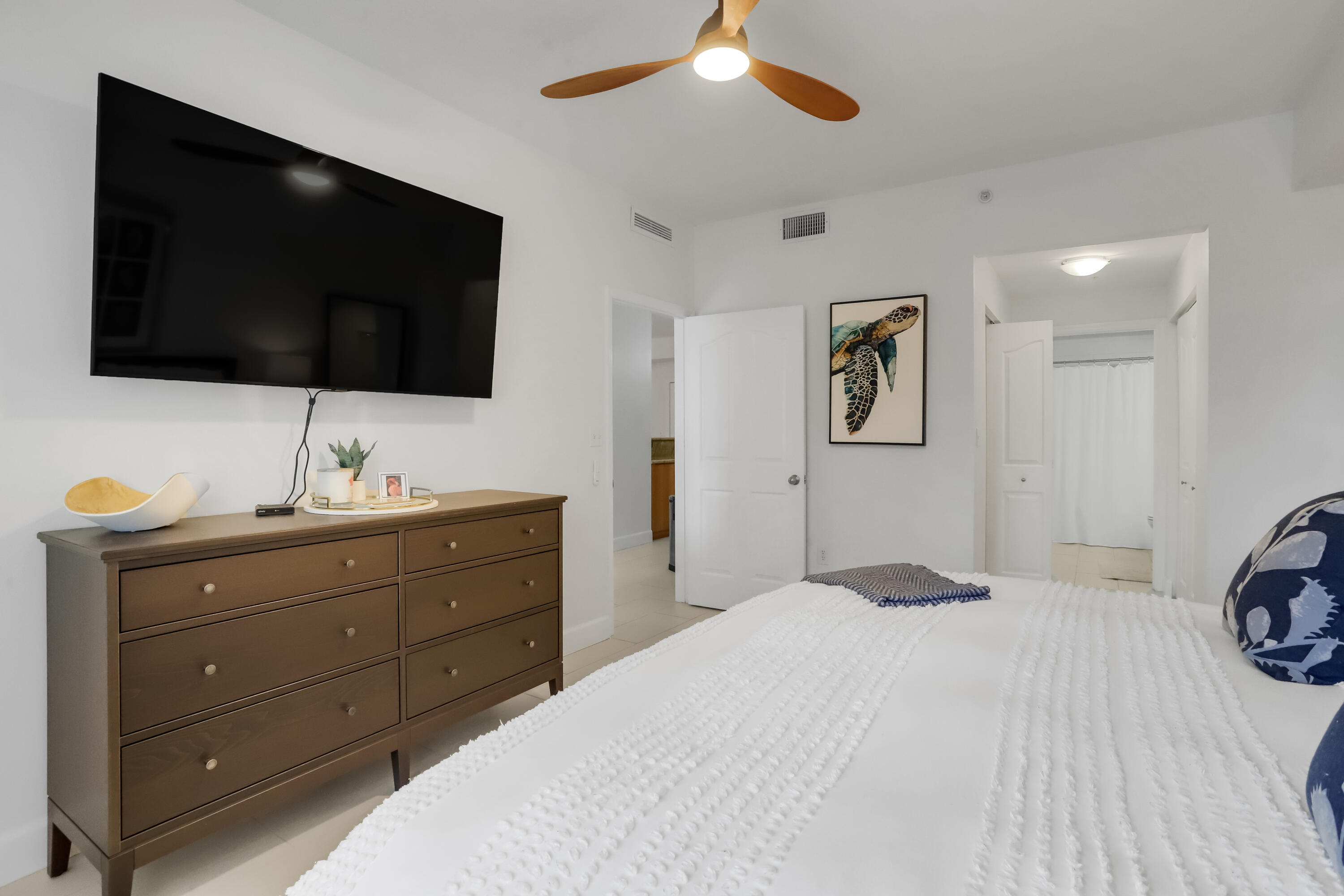 PINEAPPLE GROVE VILLAGE CONDO - Residential Lease