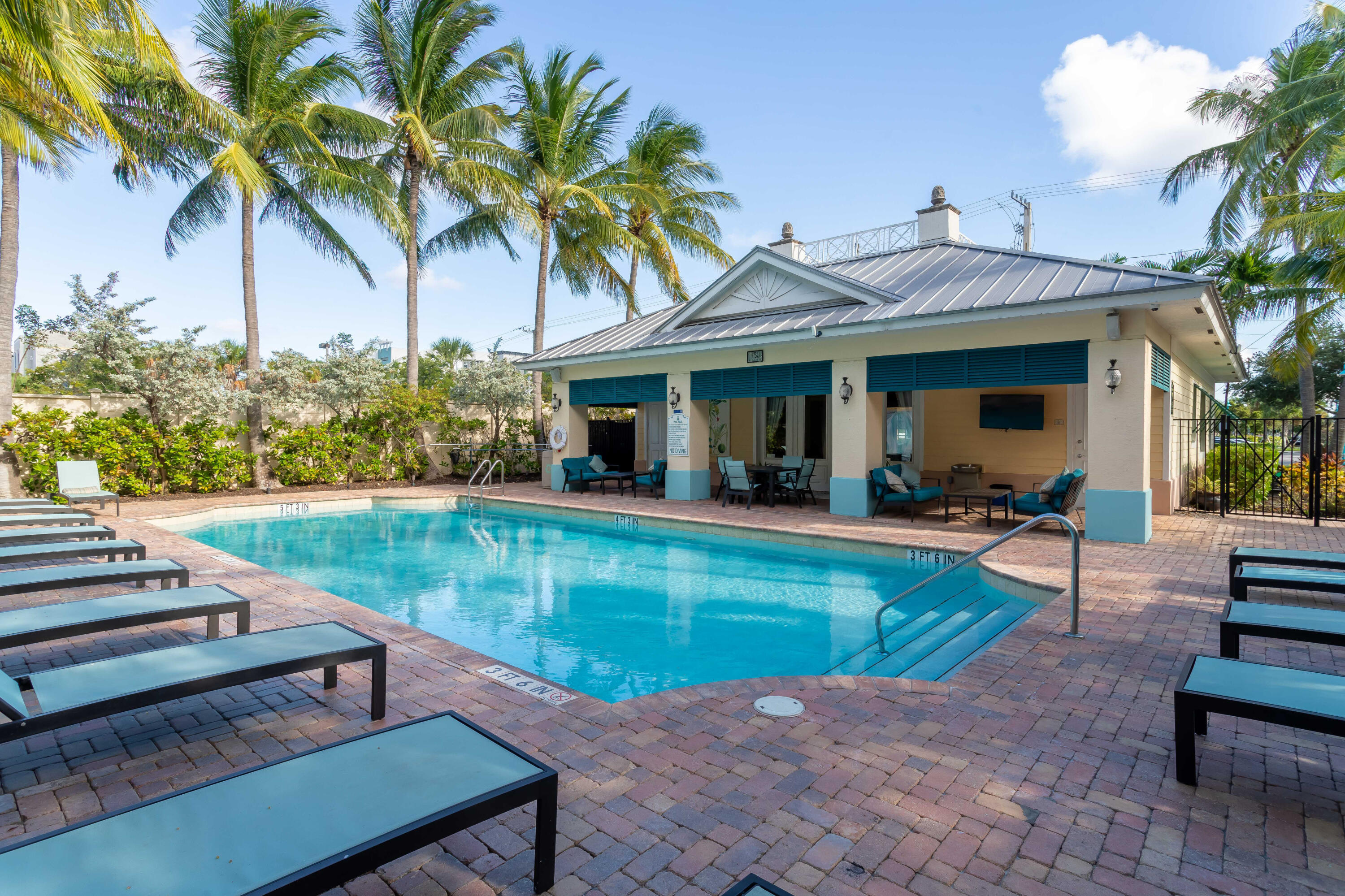 PINEAPPLE GROVE VILLAGE CONDO - Residential Lease