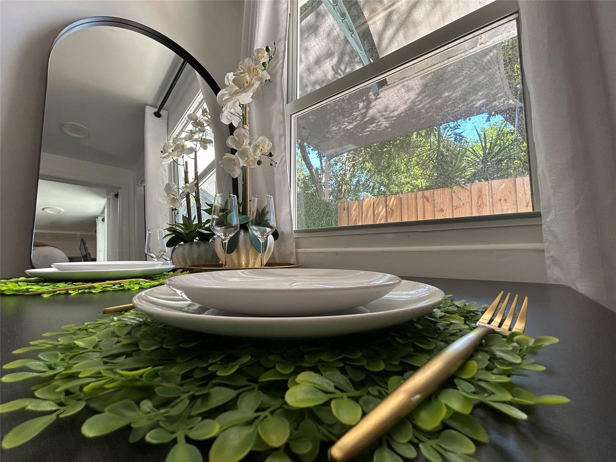 Hollywood Suburbs 4-22 B - Residential Lease