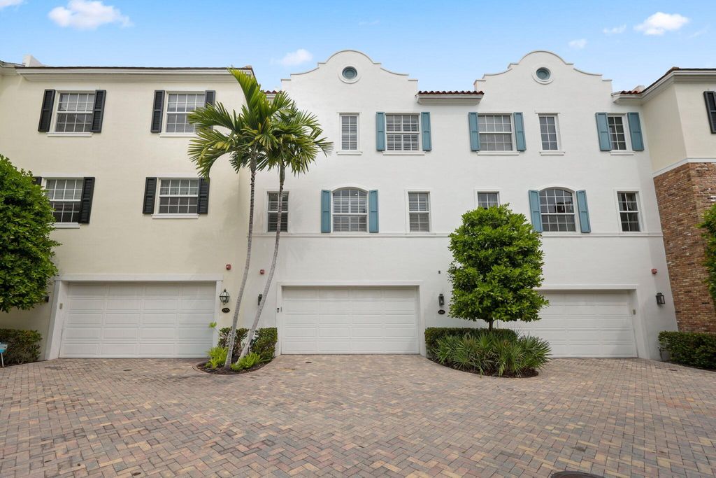 Photo of 137 N Cannery Row Circle, Delray Beach, FL 33444 (MLS # R11079398)