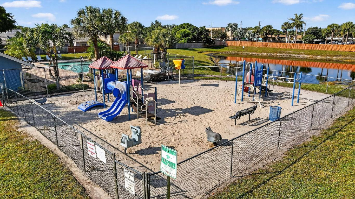 STRAWBERRY LAKES 3 - Residential