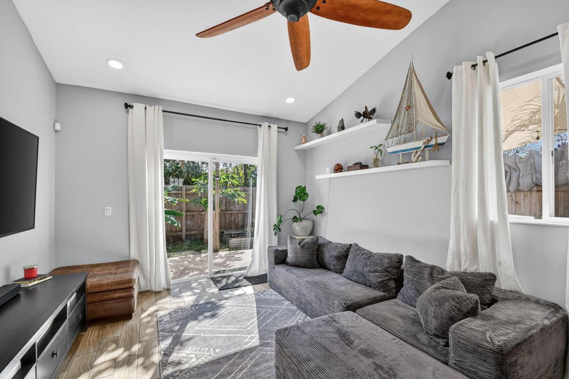 STRAWBERRY LAKES 3 - Residential