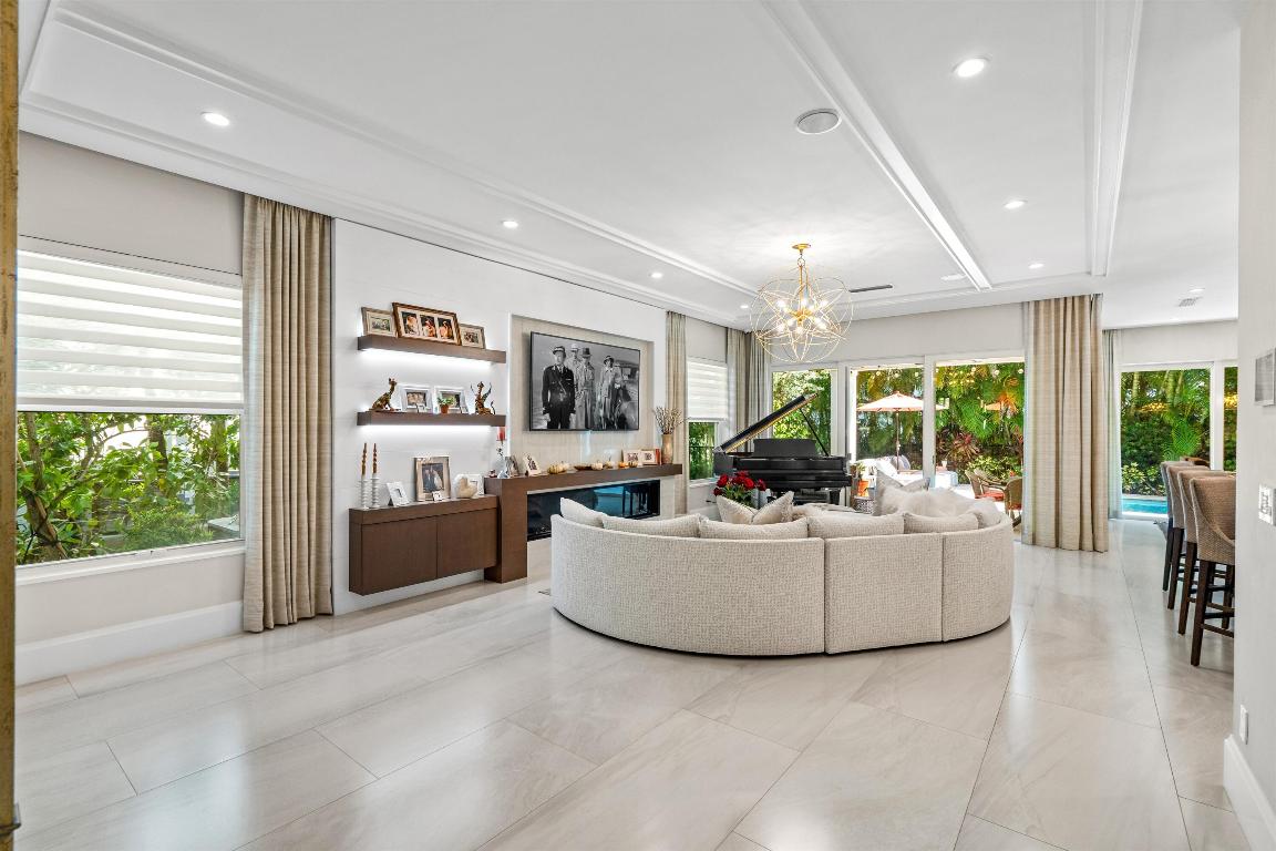 436 NE Wavecrest Way