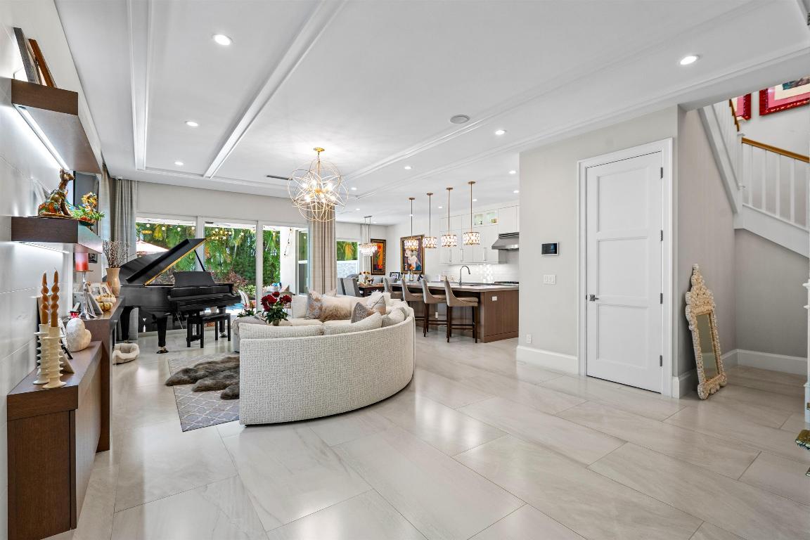 436 NE Wavecrest Way