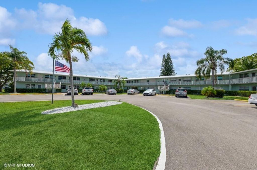 Photo of 118 Somerset F, West Palm Beach, FL 33417 (MLS # R11168602)