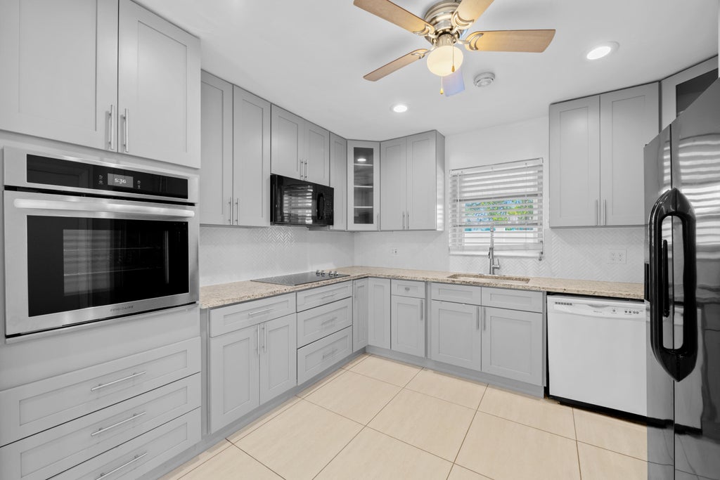 Photo of 27 SE 6TH Street, Dania Beach, FL 33004 (MLS # B26064499)