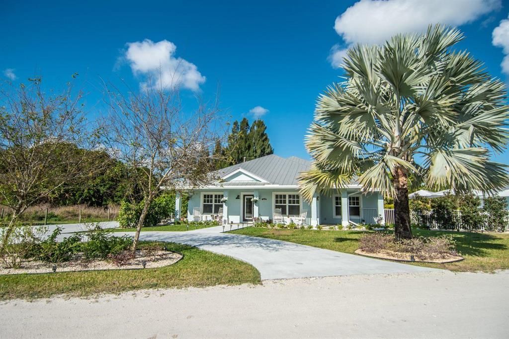 Photo of 8060 SE Paulson Avenue, Stuart, FL 34997 (MLS # R10714821)