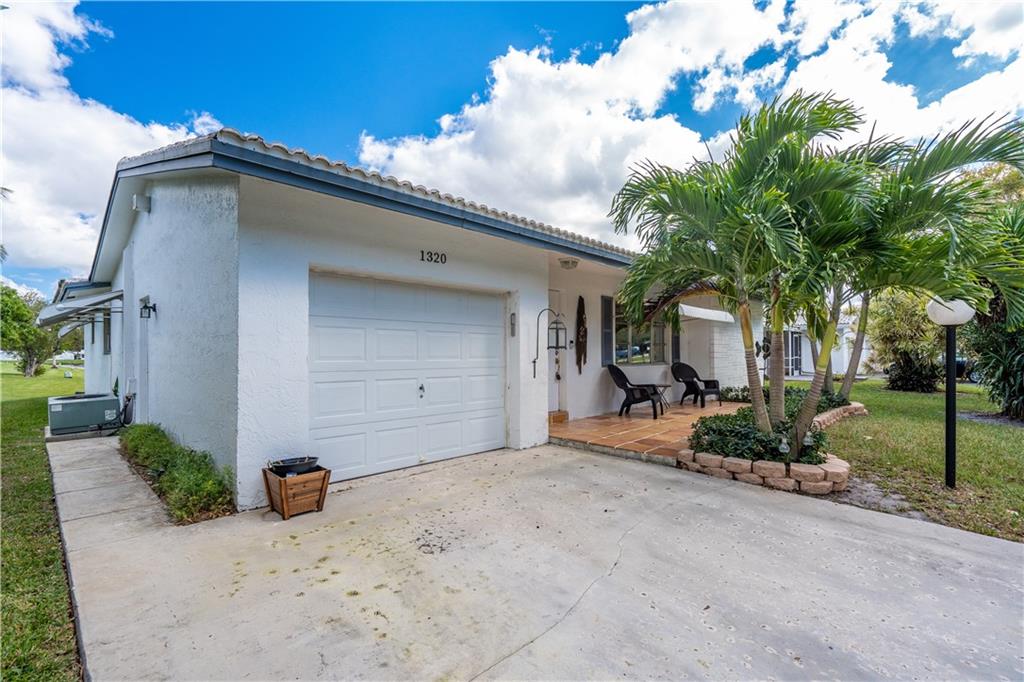 Lauderdale West 3 Sec 83- - Residential